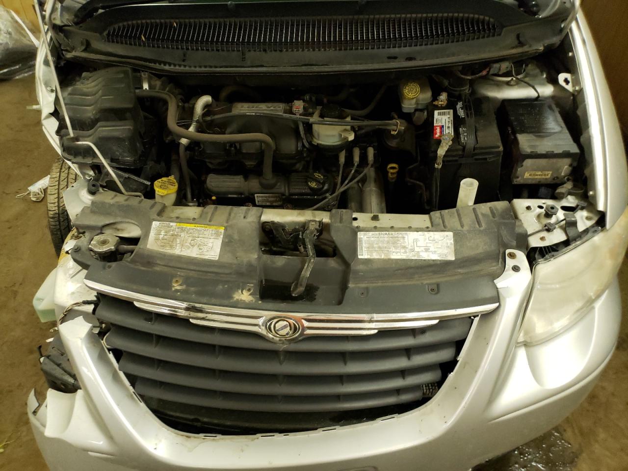 Photo 7 from auction – 2006 CHRYSLER TOWN&COUNT with VIN 2A4GP54L06R714764