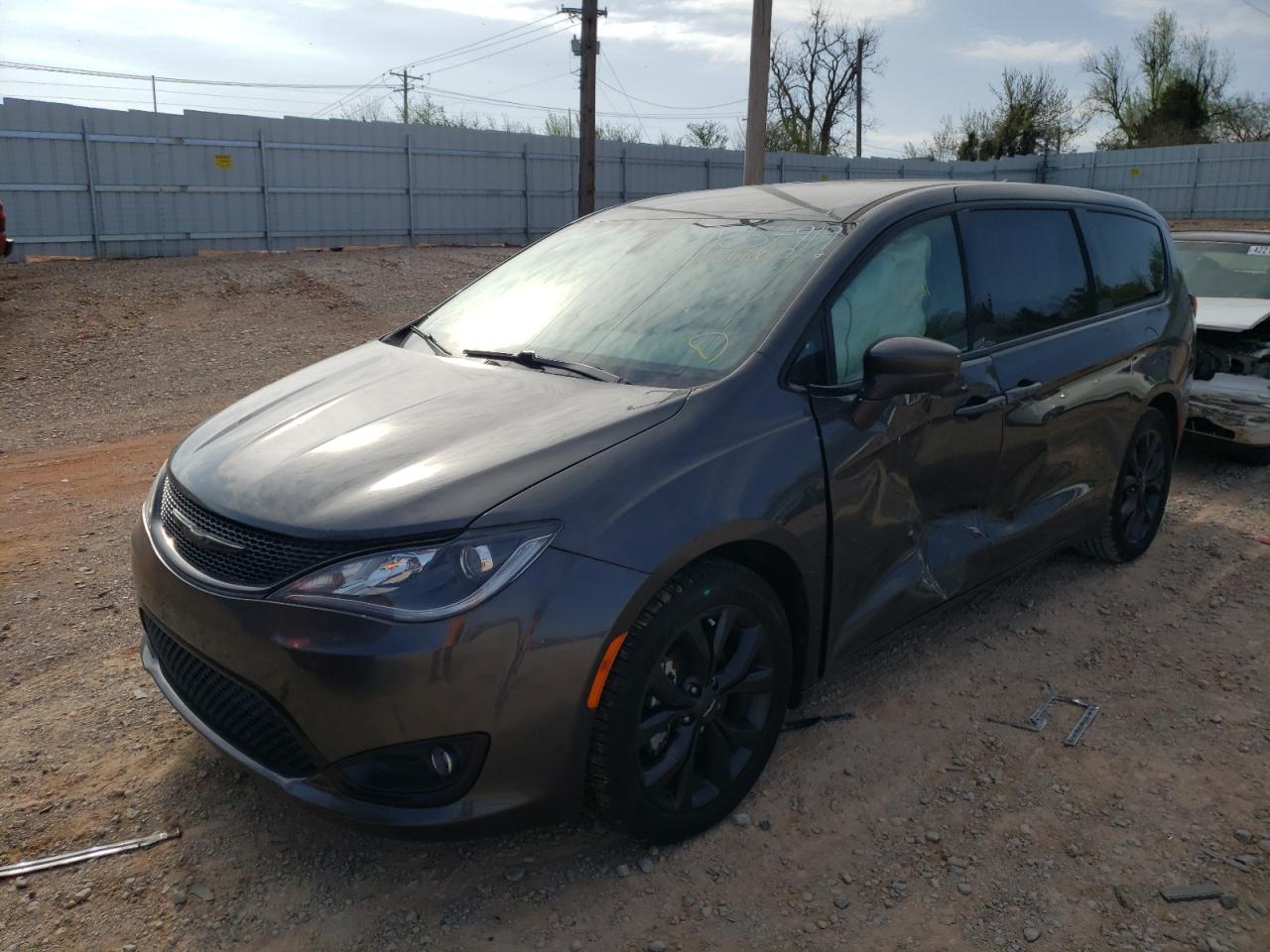 Photo 2 from auction – 2018 CHRYSLER PACIFICA T with VIN 2C4RC1FG9JR357919