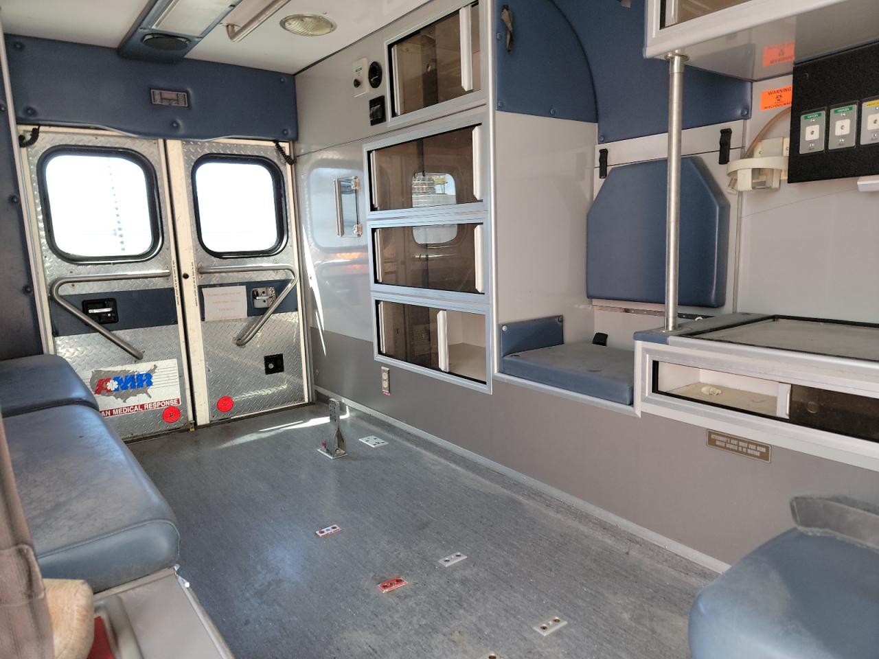 Photo 6 from auction – 2003 FORD ECONOLINE with VIN 1FDXE45F83HA16033