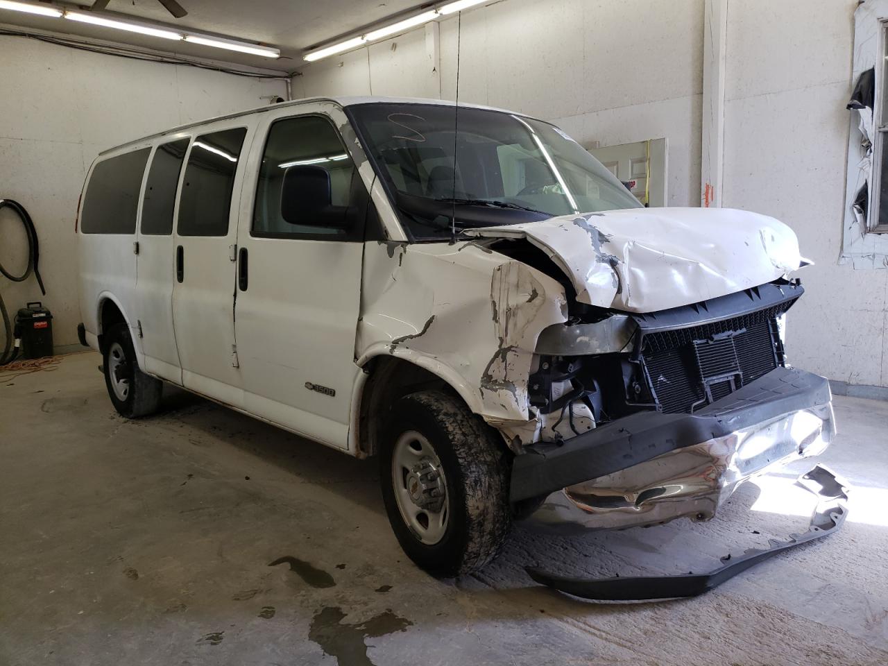 Photo 1 from auction – 2003 CHEVROLET EXPRESS G3 with VIN 1GAHG35U831129008