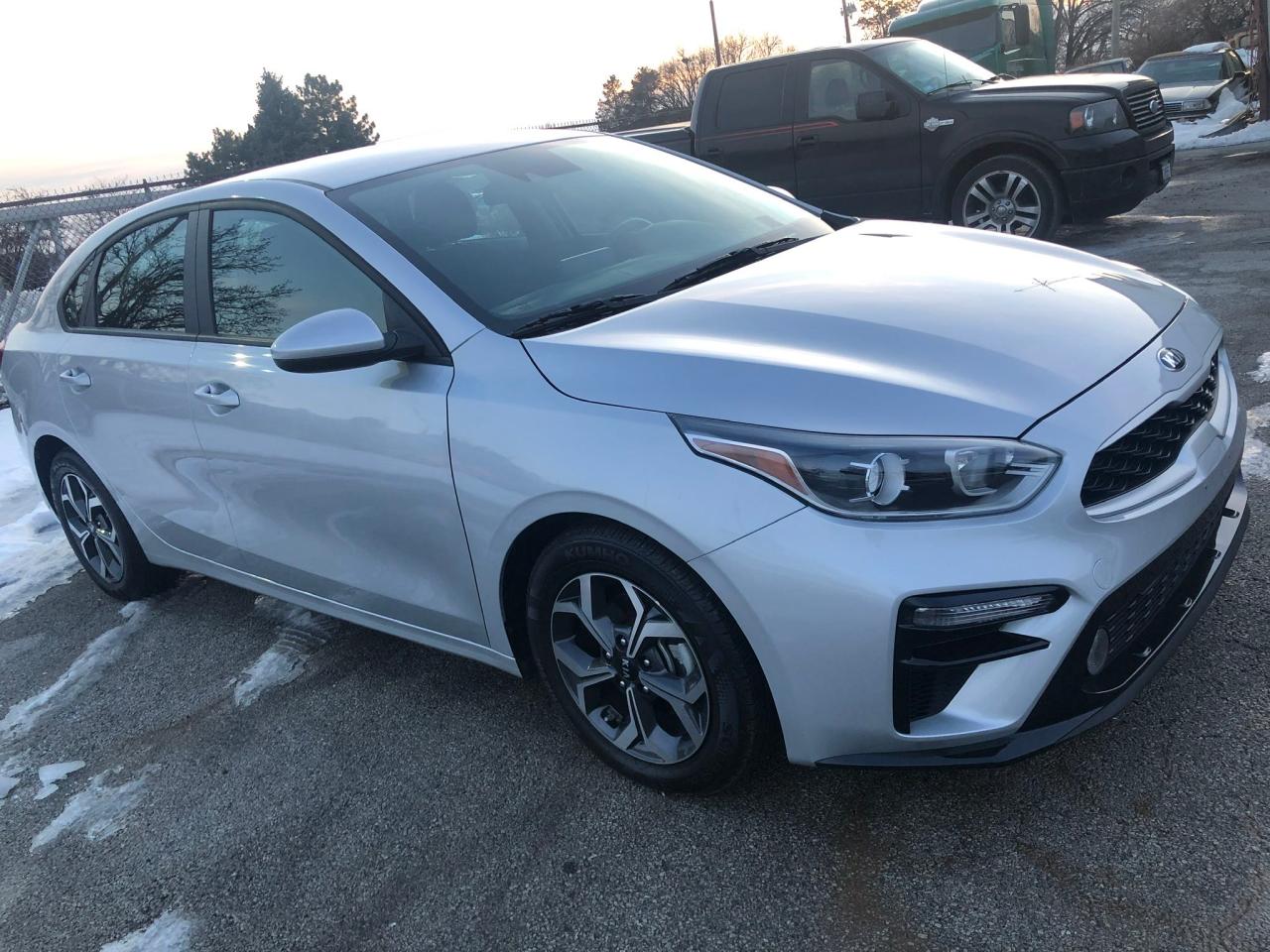 KIA FORTE FE 2019 with VIN 3KPF24AD0KE137690 - Photo from auction