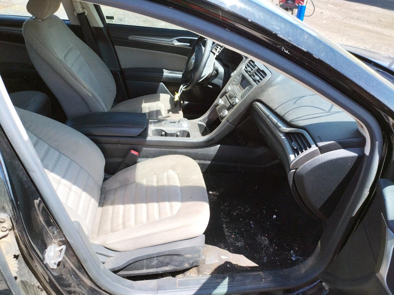 Photo 5 from auction – 2018 FORD FUSION S with VIN 3FA6P0G72JR167587