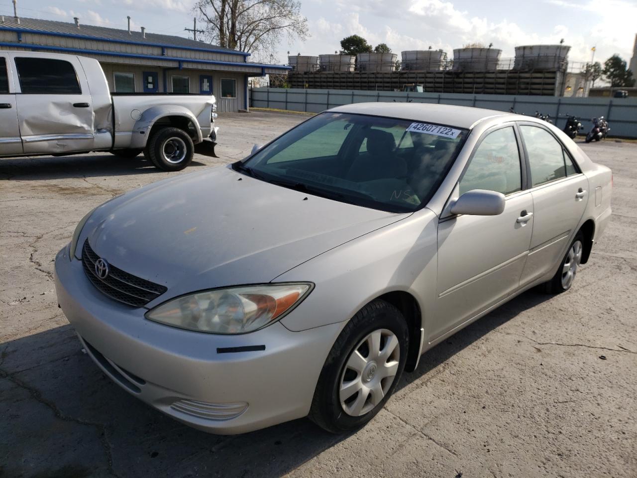 Photo 2 from auction – 2003 TOYOTA CAMRY LE with VIN 4T1BE32K53U209575