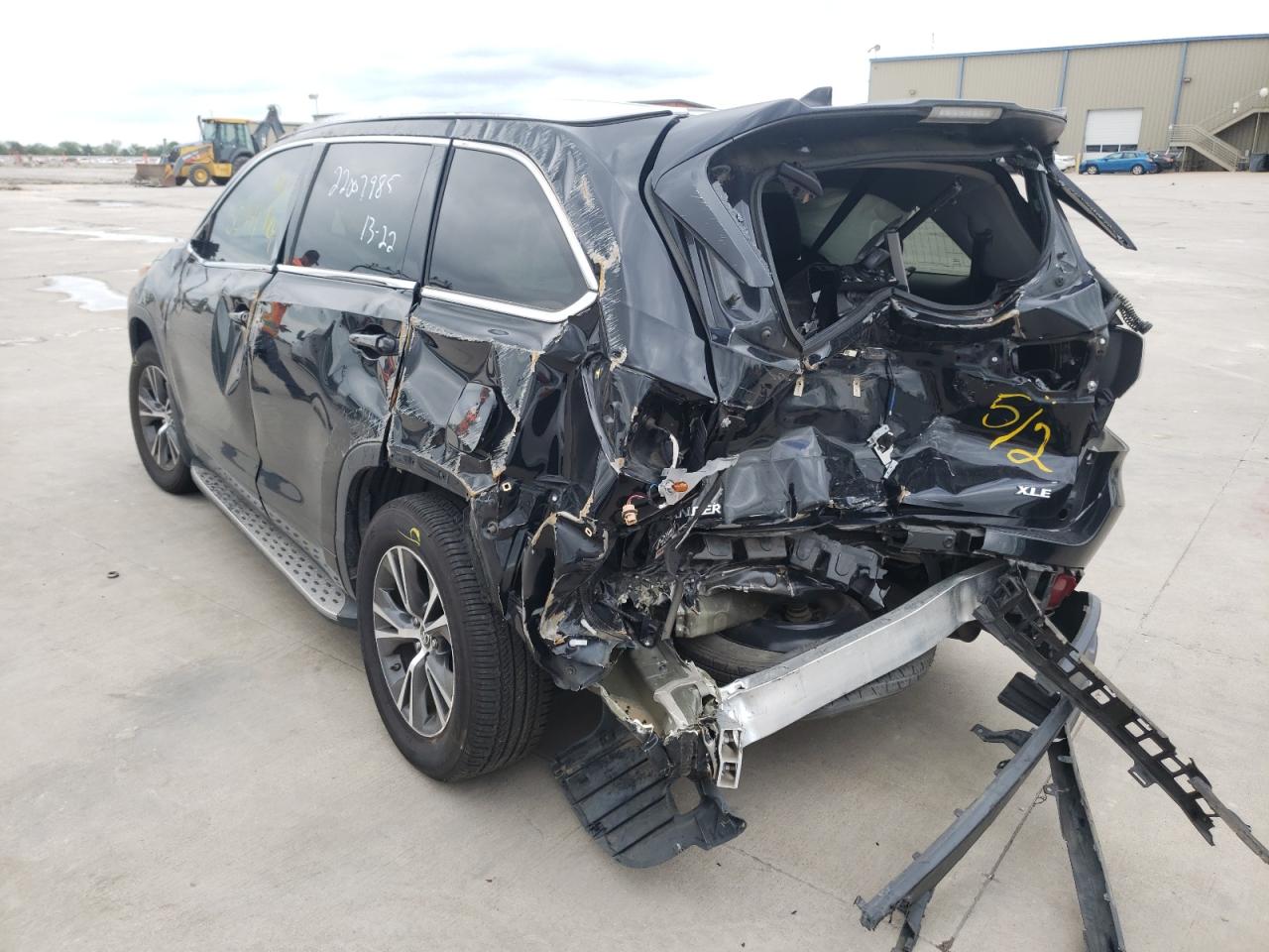 Photo 3 from auction – 2016 TOYOTA HIGHLANDER with VIN 5TDKKRFH1GS502320