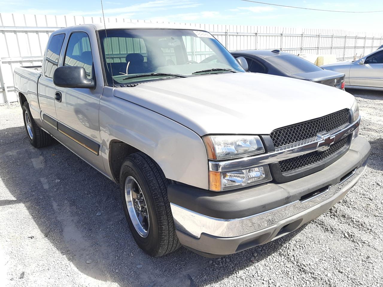 CHEVROLET SILVERADO 2005 with VIN 1GCEC19X05Z220325 - Photo from auction