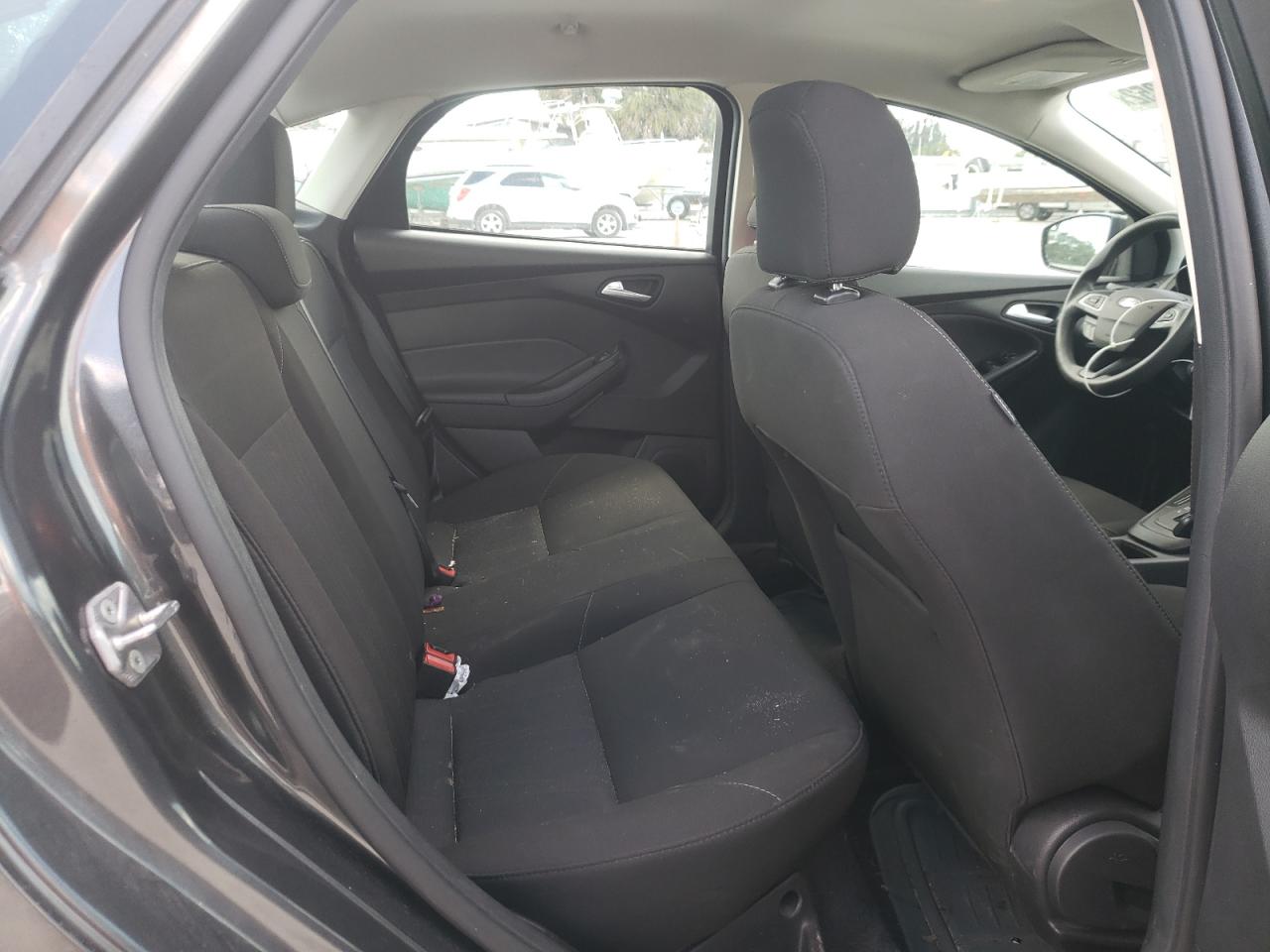 Photo 6 from auction – 2017 FORD FOCUS SE with VIN 1FADP3F24HL335754