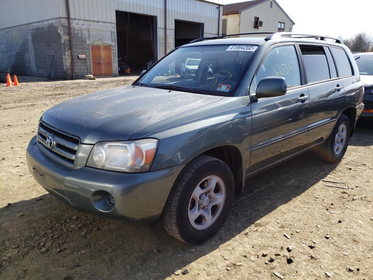 Photo 2 from auction – 2004 TOYOTA HIGHLANDER with VIN JTEGD21A040097367