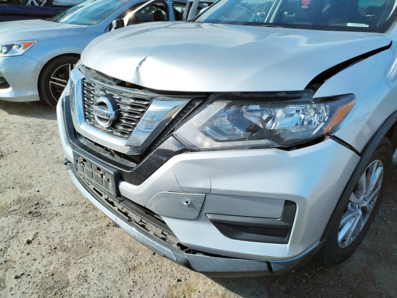 Photo 9 from auction – 2017 NISSAN ROGUE S with VIN KNMAT2MT2HP511885