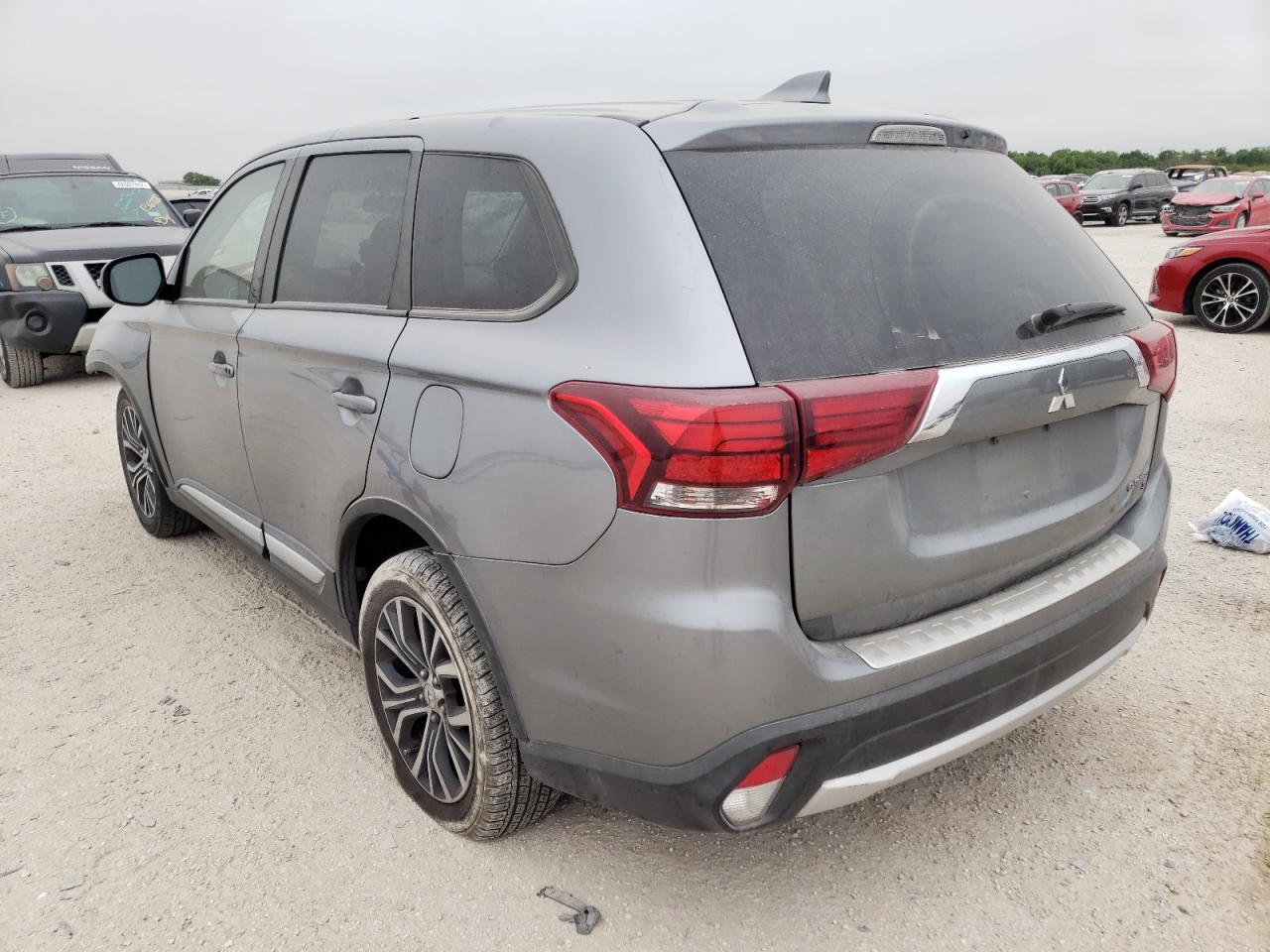 Photo 3 from auction – 2018 MITSUBISHI OUTLANDER with VIN JA4AD3A35JZ014969