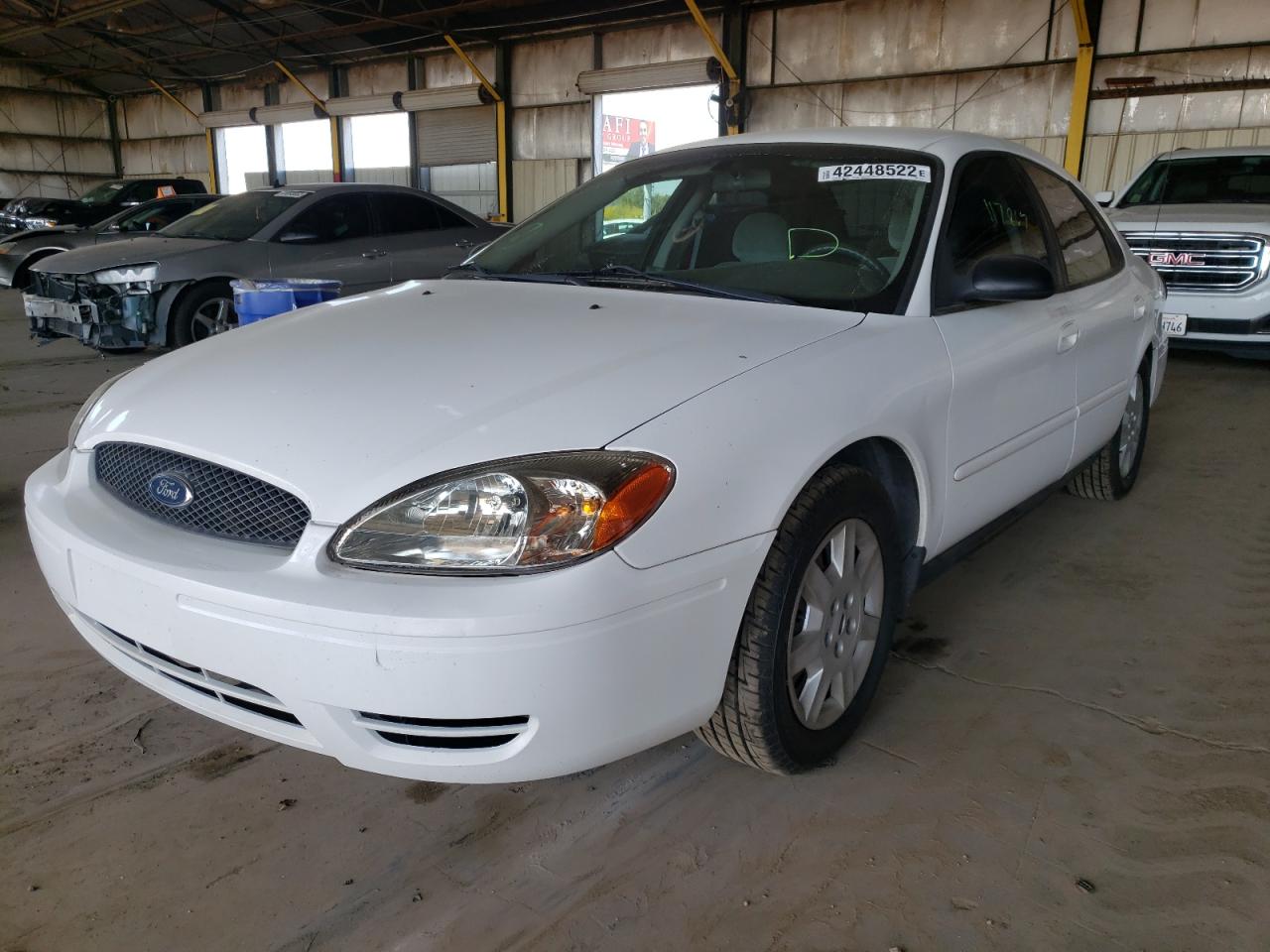 Photo 2 from auction – 2005 FORD TAURUS SE with VIN 1FAFP53285A312137