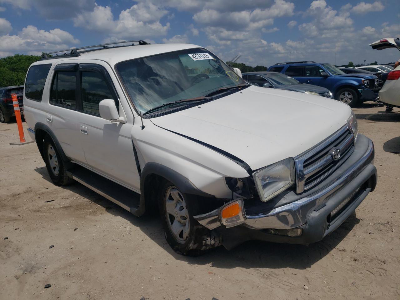 Photo 1 from auction – 1999 TOYOTA 4RUNNER SR with VIN JT3GN86R2X0108591