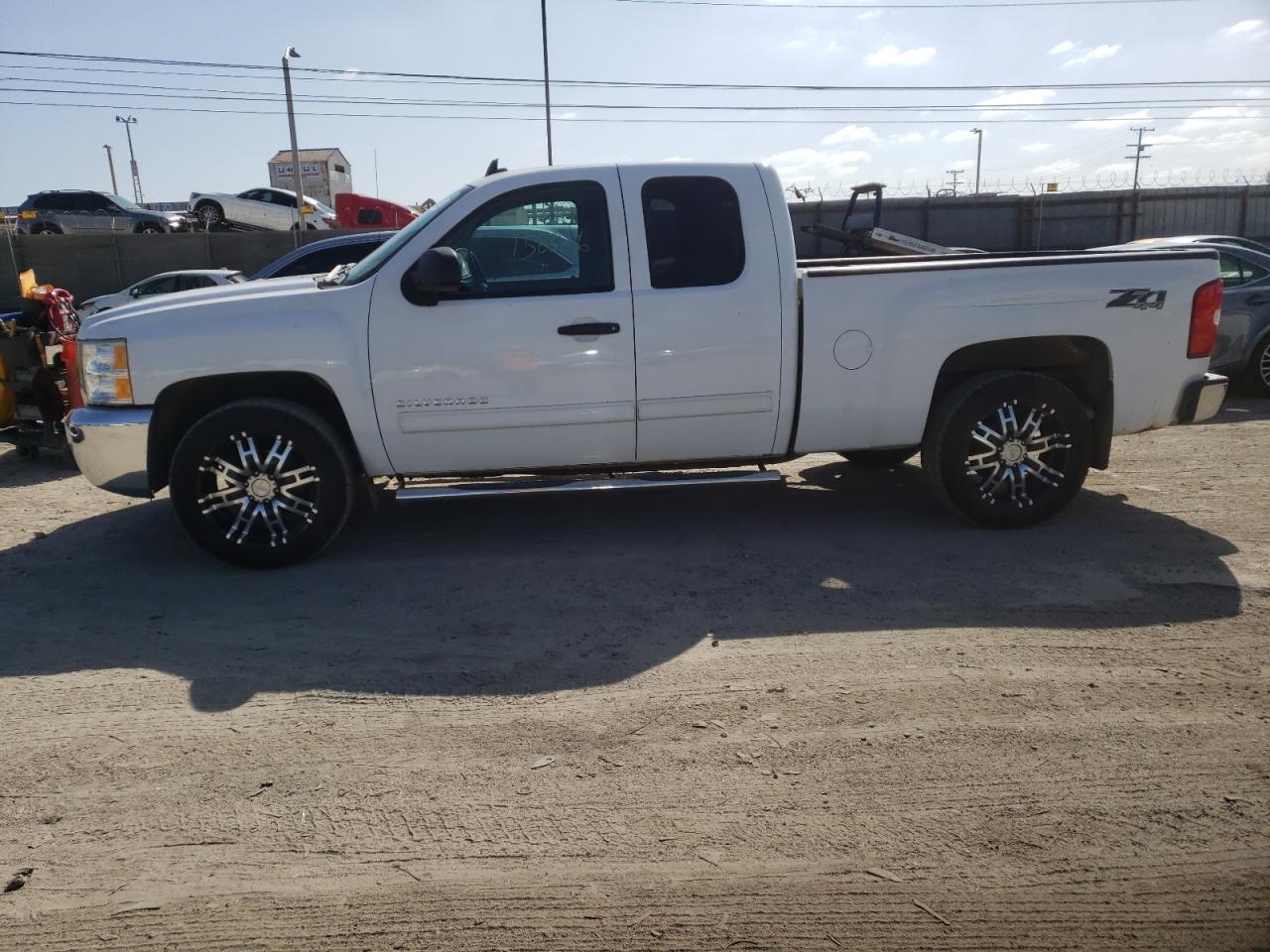 Photo 9 from auction – 2012 CHEVROLET SILVERADO with VIN 1GCRKSE76CZ118122