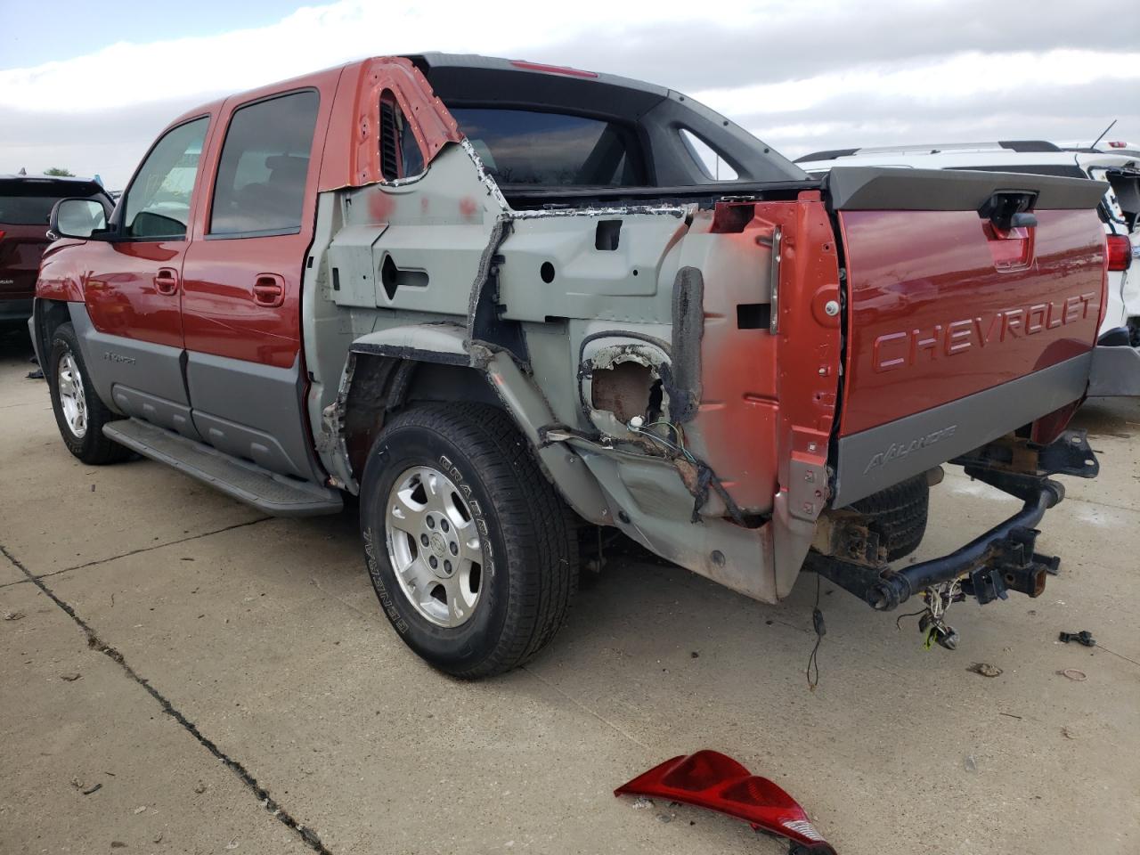 Photo 3 from auction – 2002 CHEVROLET AVALANCHE with VIN 3GNEC13T52G159160