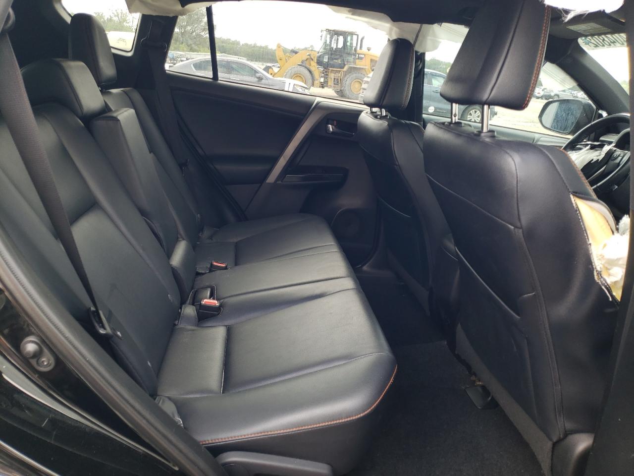 Photo 6 from auction – 2016 TOYOTA RAV4 SE with VIN 2T3NFREV1GW242024