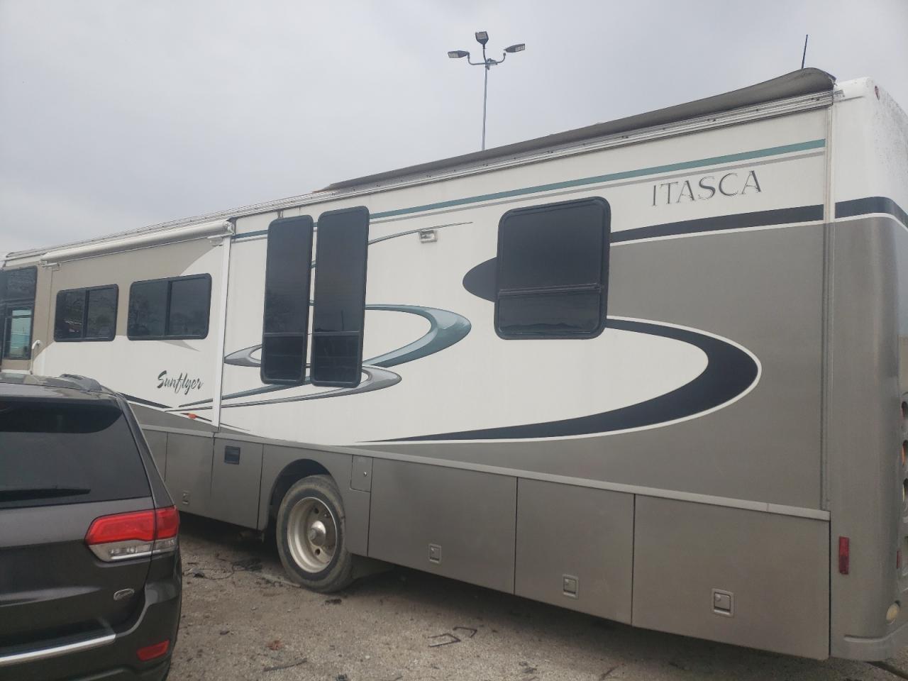 Photo 3 from auction – 2003 OTHER WINNEBAGO with VIN 5B4MP67G633358943