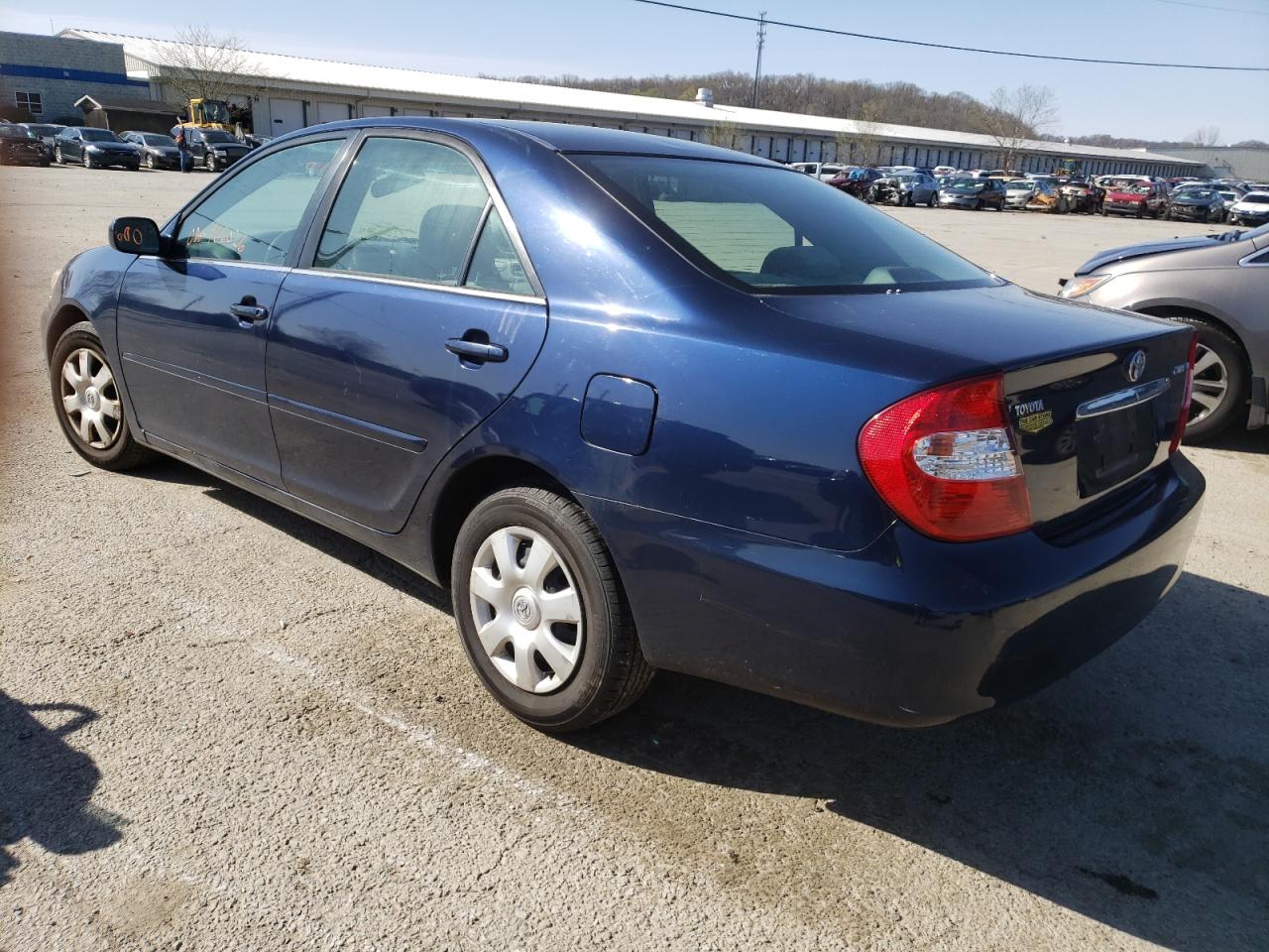 Photo 3 from auction – 2004 TOYOTA CAMRY LE with VIN 4T1BE32K64U356859
