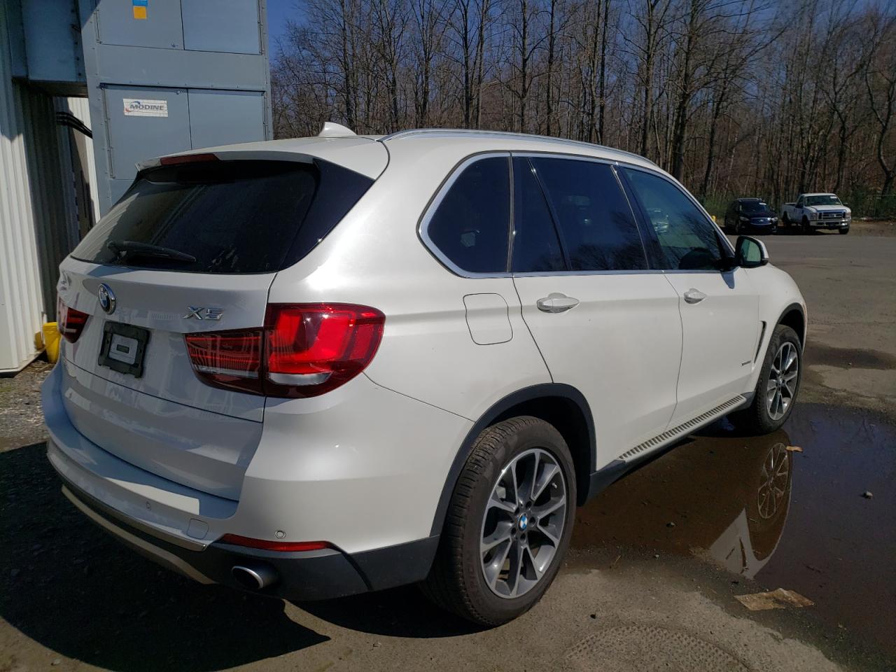 Photo 4 from auction – 2015 BMW X5 XDRIVE3 with VIN 5UXKR0C50F0P00808