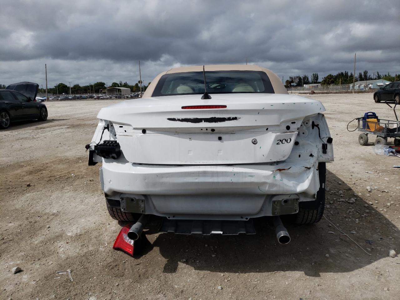 Photo 9 from auction – 2012 CHRYSLER 200 LIMITE with VIN 1C3BCBFG3CN289838