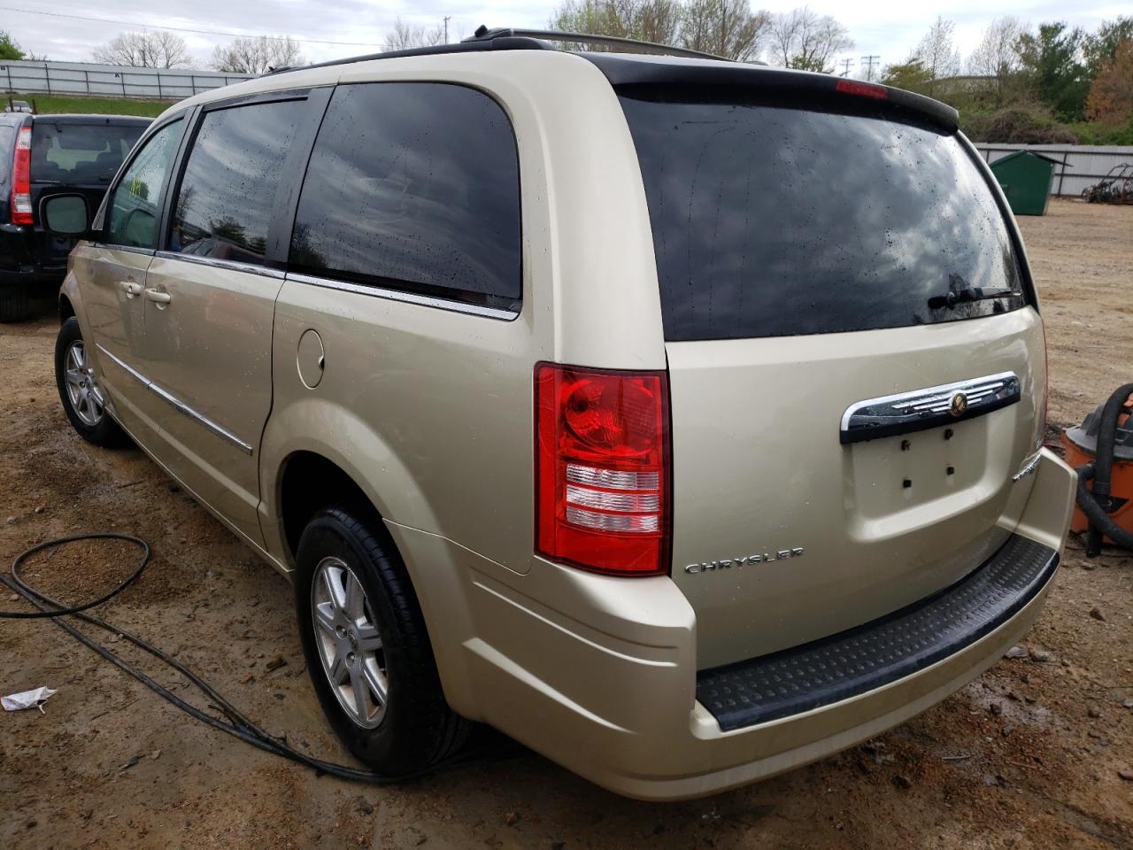 Photo 3 from auction – 2010 CHRYSLER TOWN & COU with VIN 2A4RR5D13AR441538