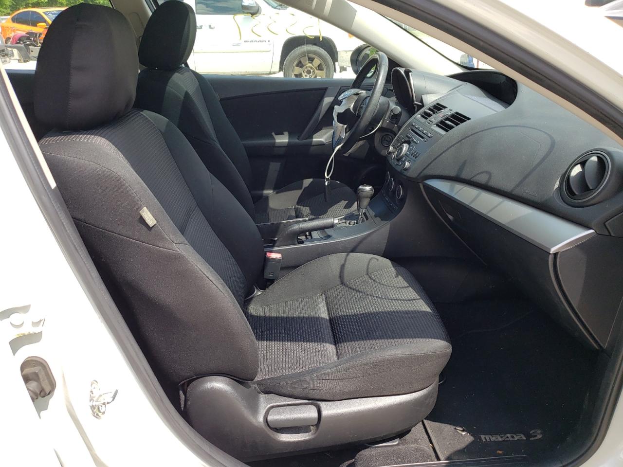 Photo 5 from auction – 2013 MAZDA 3 I with VIN JM1BL1L7XD1820066