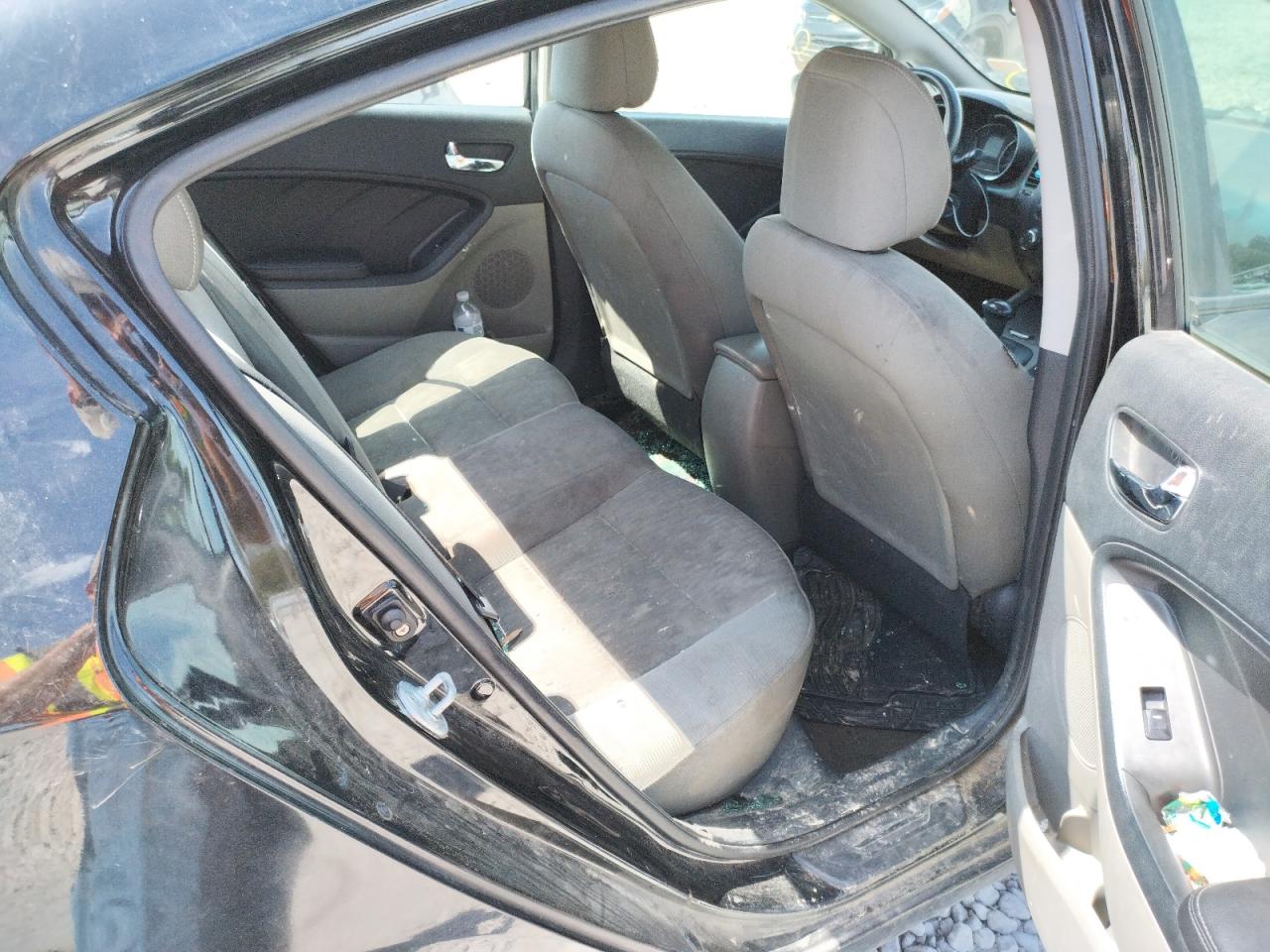 Photo 6 from auction – 2015 KIA FORTE LX with VIN KNAFK4A68F5260878