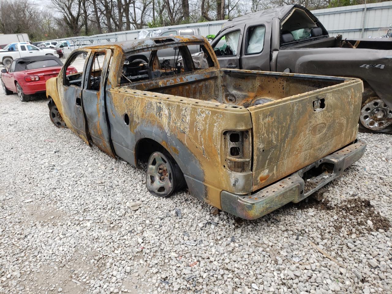 Photo 3 from auction – 2004 FORD F150 with VIN 1FTPX12564NB85687