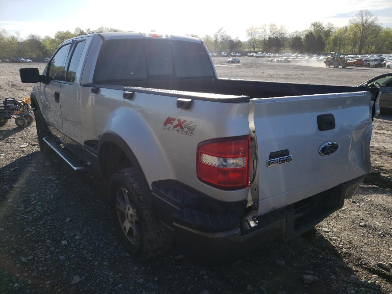 Photo 3 from auction – 2004 FORD F150 with VIN 1FTPX04574KB12823