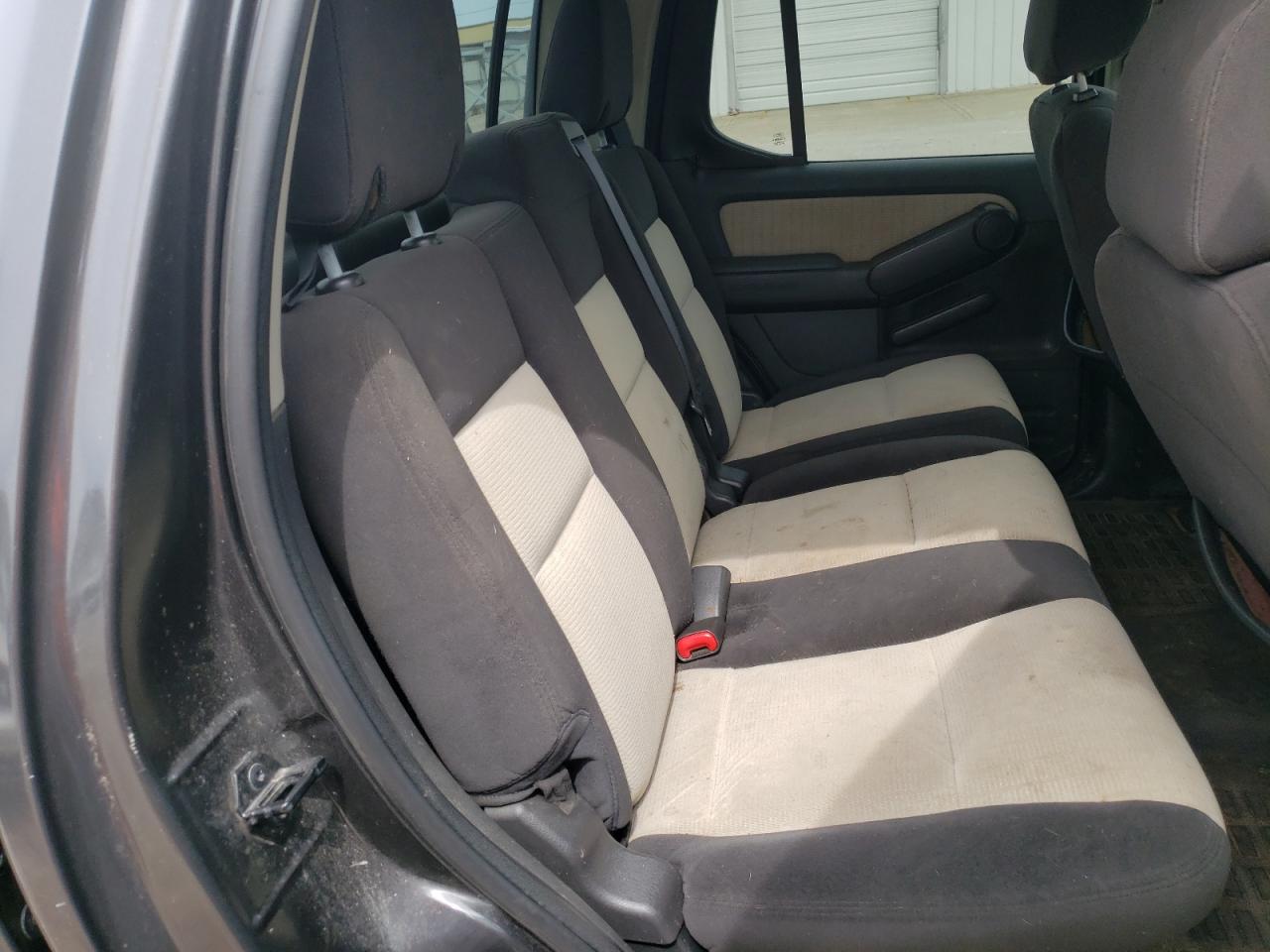 Photo 6 from auction – 2007 FORD EXPLORER S with VIN 1FMEU53K47UB33976