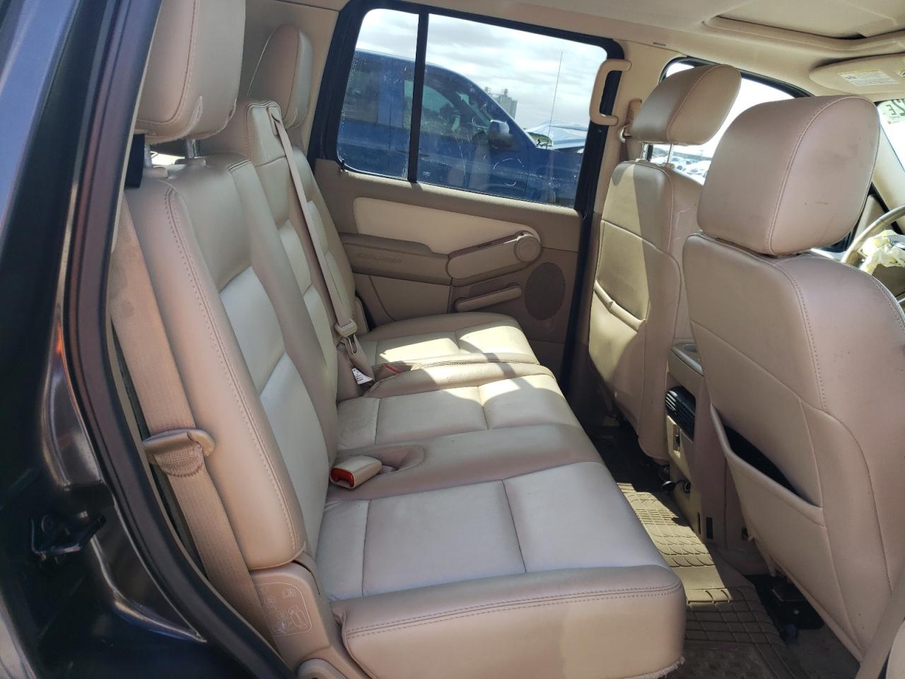 Photo 6 from auction – 2007 FORD EXPLORER E with VIN 1FMEU64EX7UB18686