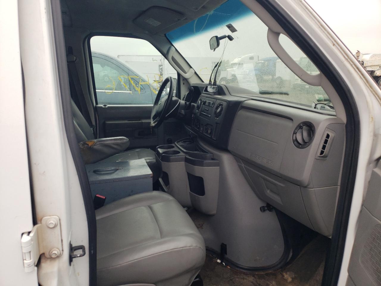 Photo 5 from auction – 2010 FORD ECONOLINE with VIN 1FTNE2EL0ADA47609