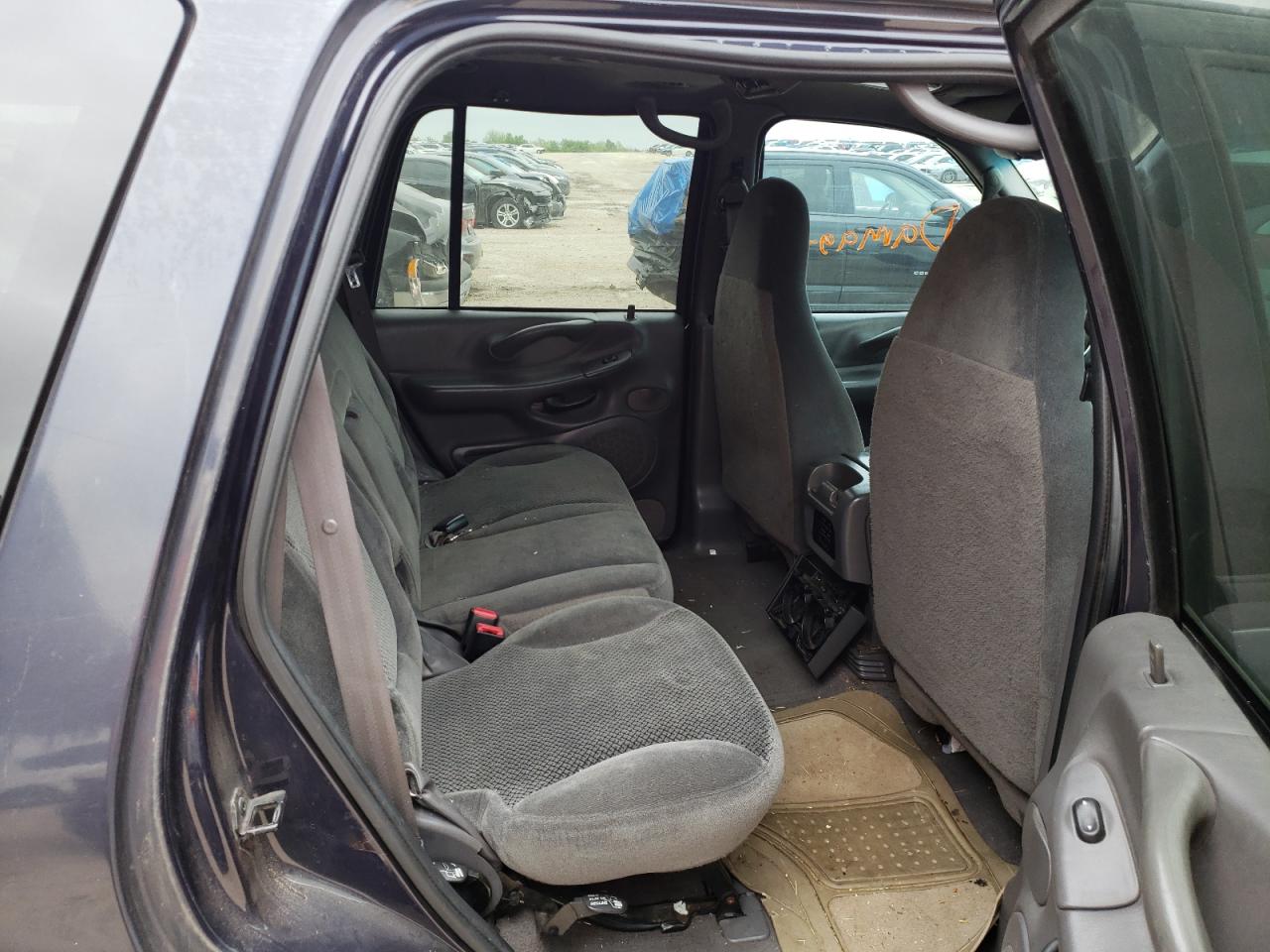 Zdjęcie 6 z aukcji – 2000 FORD EXPEDITION z VIN 1FMRU1560YLC17973