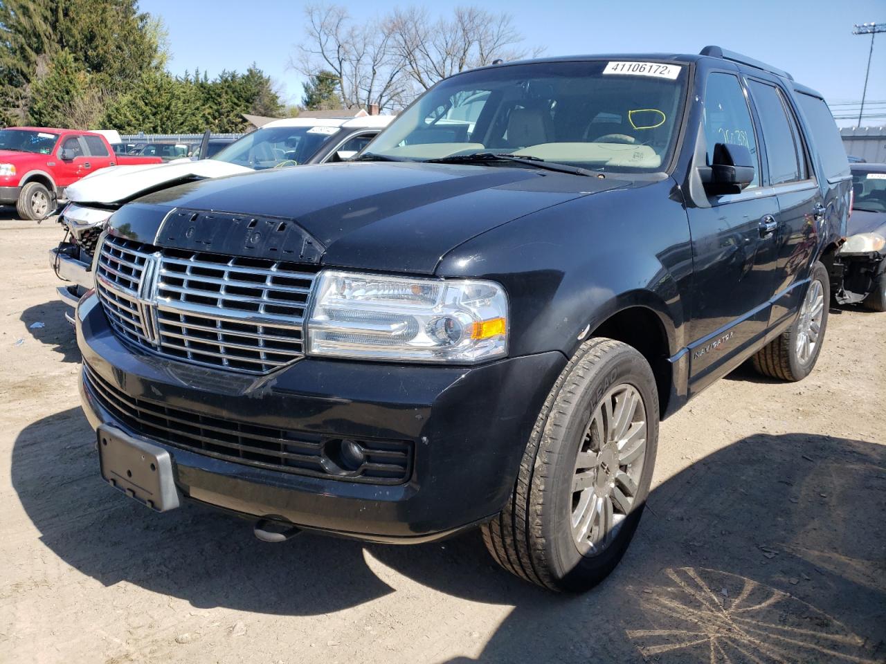 Photo 2 from auction – 2008 LINCOLN NAVIGATOR with VIN 5LMFU28538LJ05208