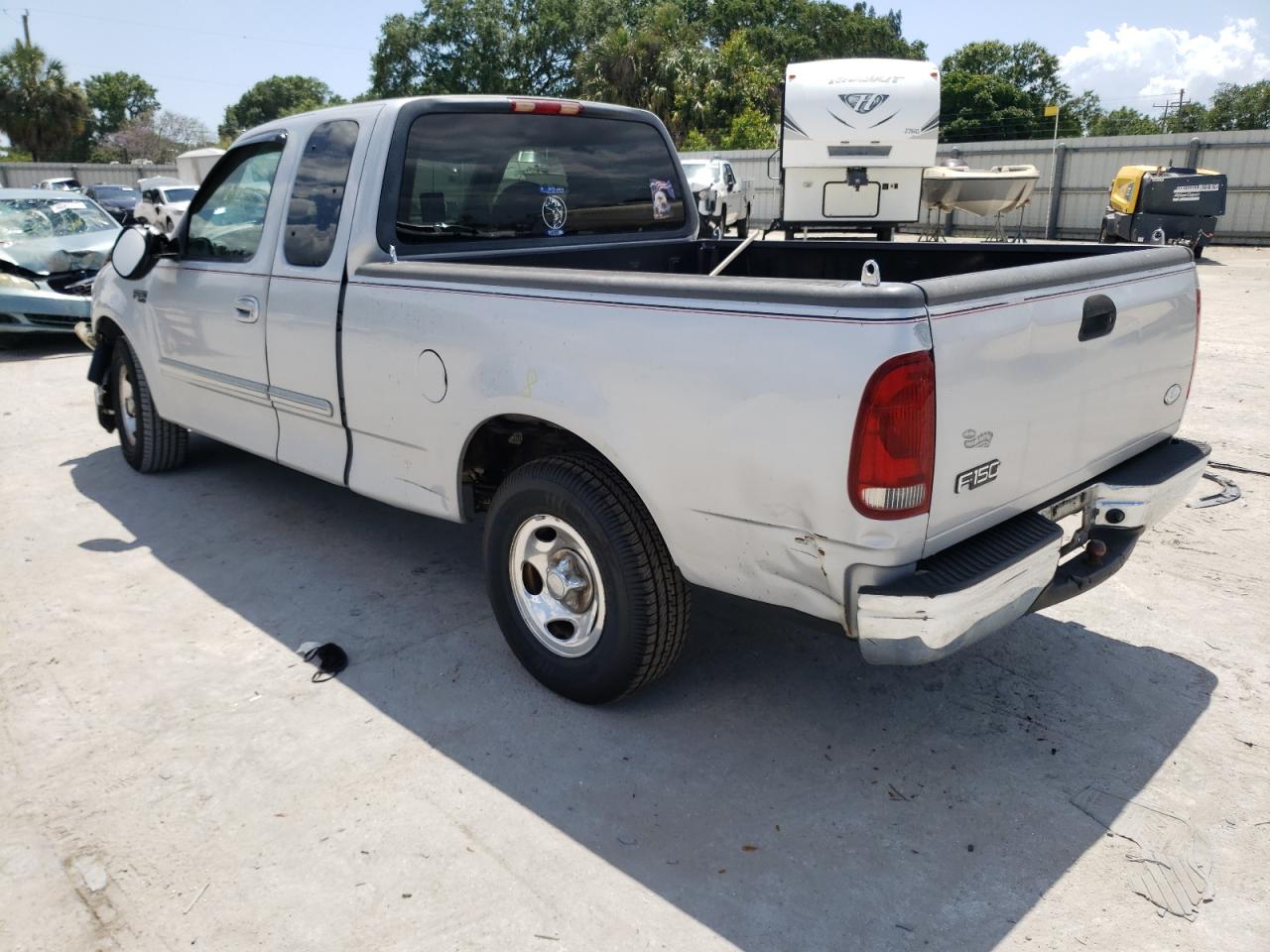 Photo 3 from auction – 2000 FORD F150 with VIN 1FTZX1725YNB76766