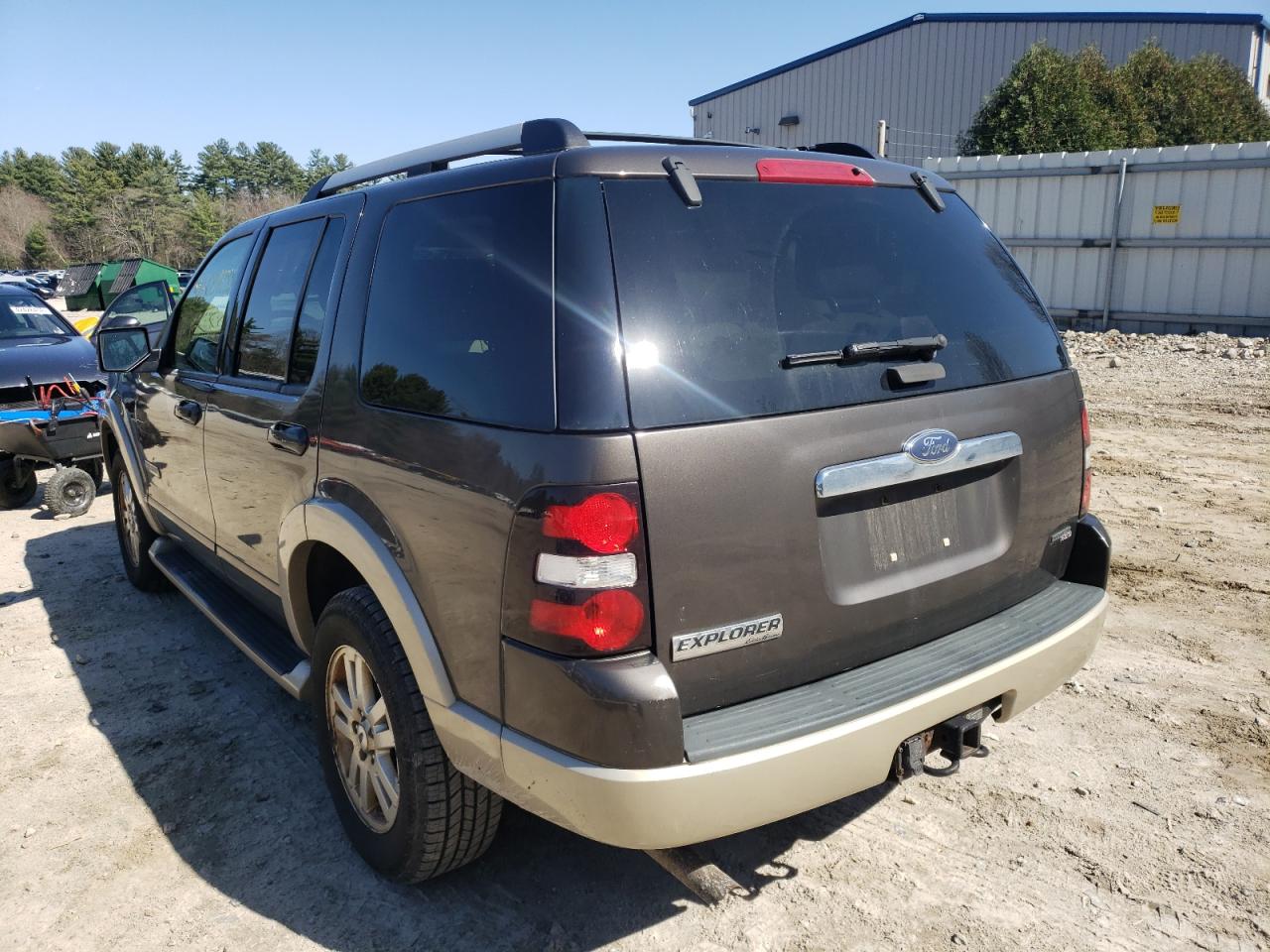 Photo 3 from auction – 2006 FORD EXPLORER E with VIN 1FMEU74E86UB42845