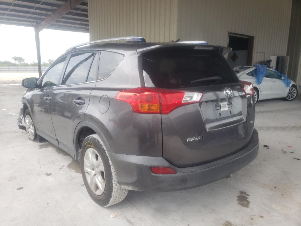 Photo 3 from auction – 2013 TOYOTA RAV4 LE with VIN JTMZFREVXD5006959
