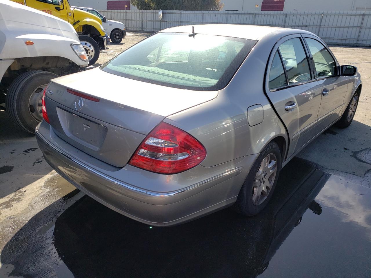 Photo 4 from auction – 2003 MERCEDES-BENZ E 320 with VIN WDBUF65J73A366751
