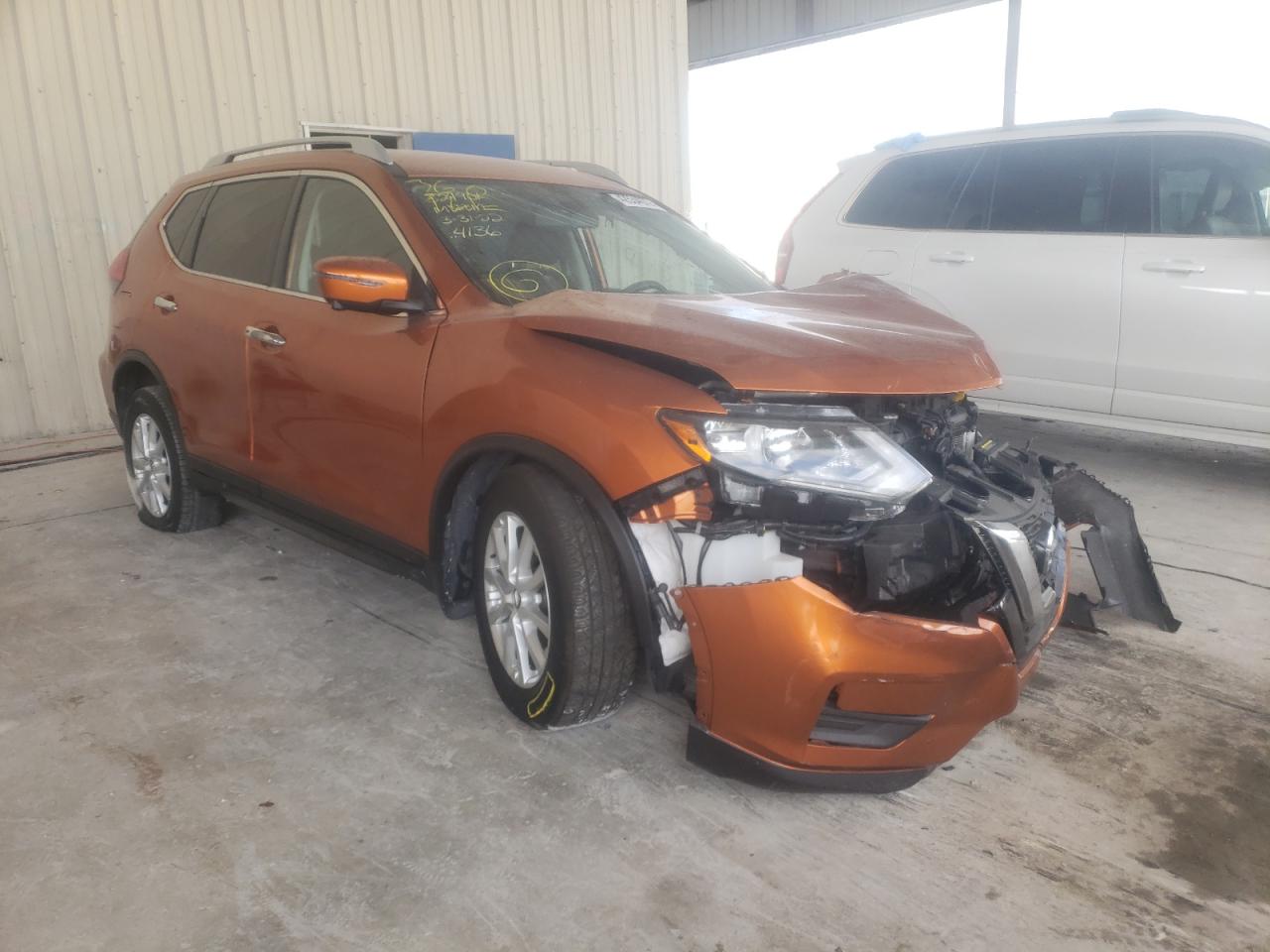 NISSAN ROGUE S 2017 with VIN JN8AT2MT1HW384136 - Photo from auction