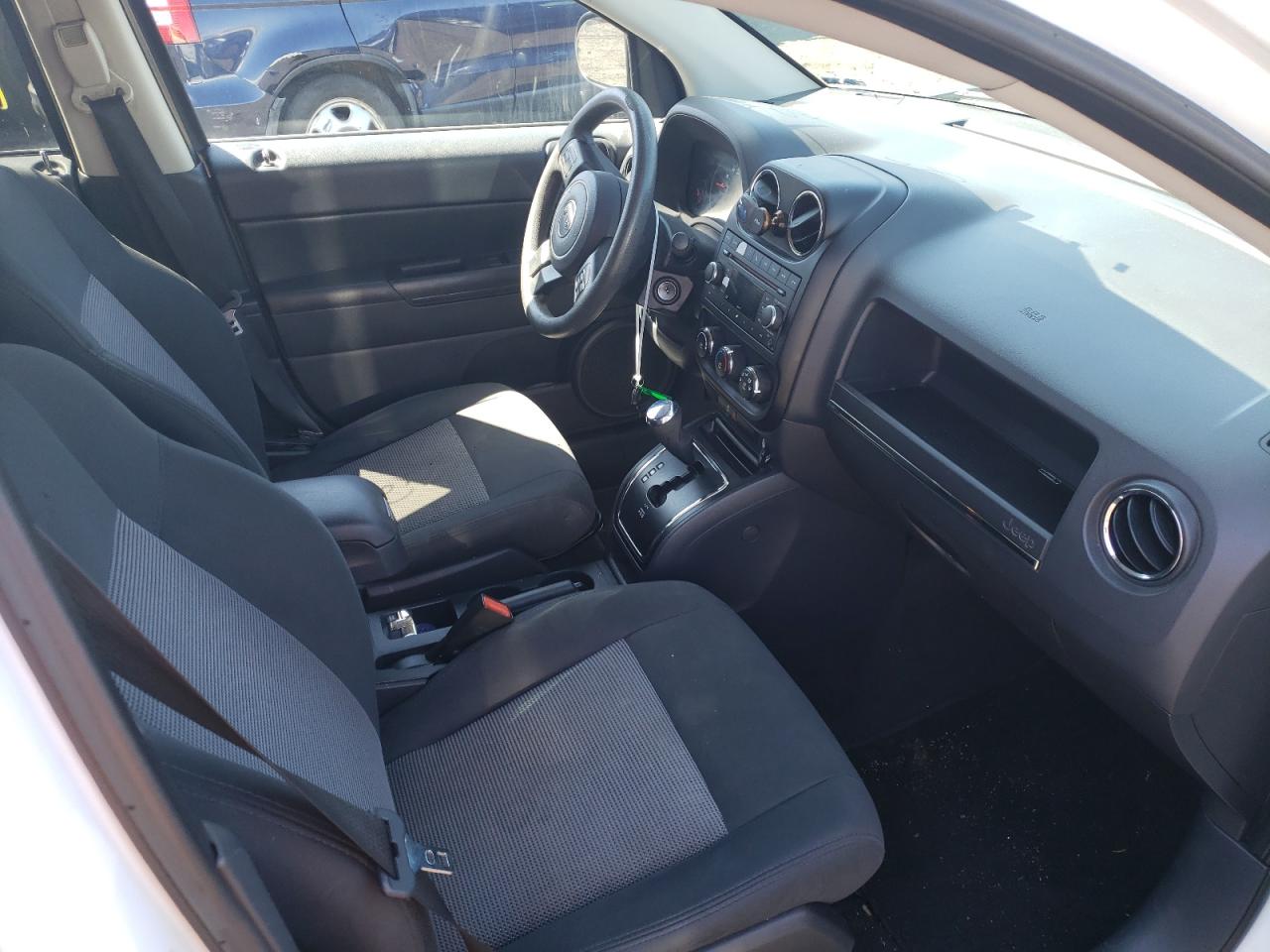 Photo 5 from auction – 2011 JEEP COMPASS SP with VIN 1J4NF1FB8BD280100