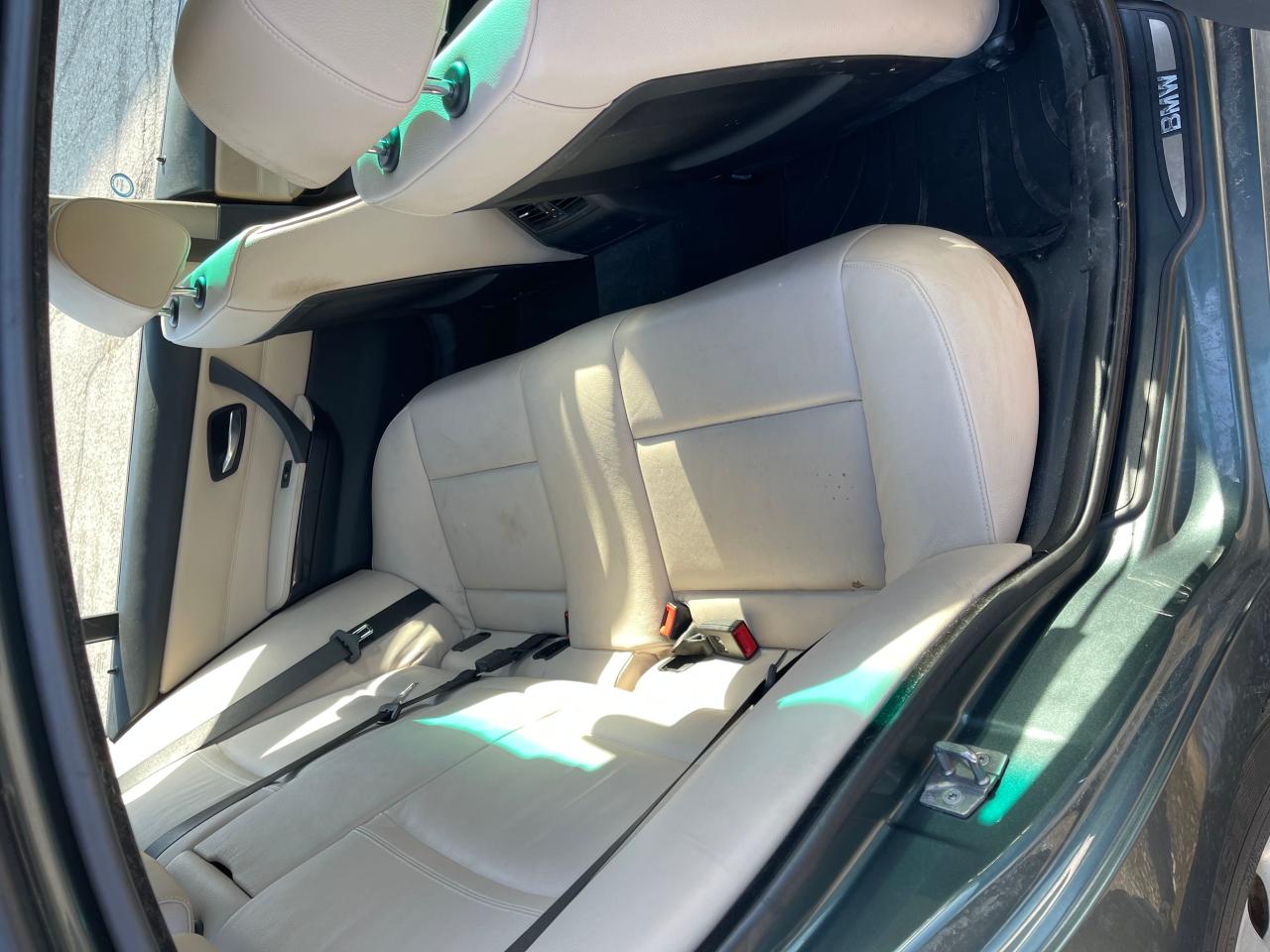 Photo 6 from auction – 2010 BMW 328 XI with VIN WBAPK7C58AA458290