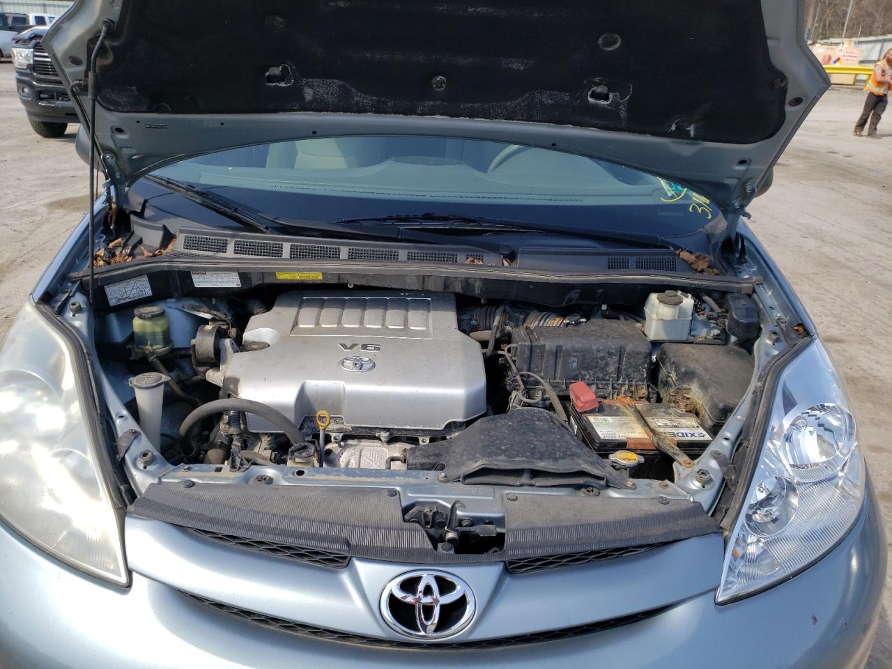 Photo 7 from auction – 2010 TOYOTA SIENNA with VIN 5TDKK4CC4AS291729