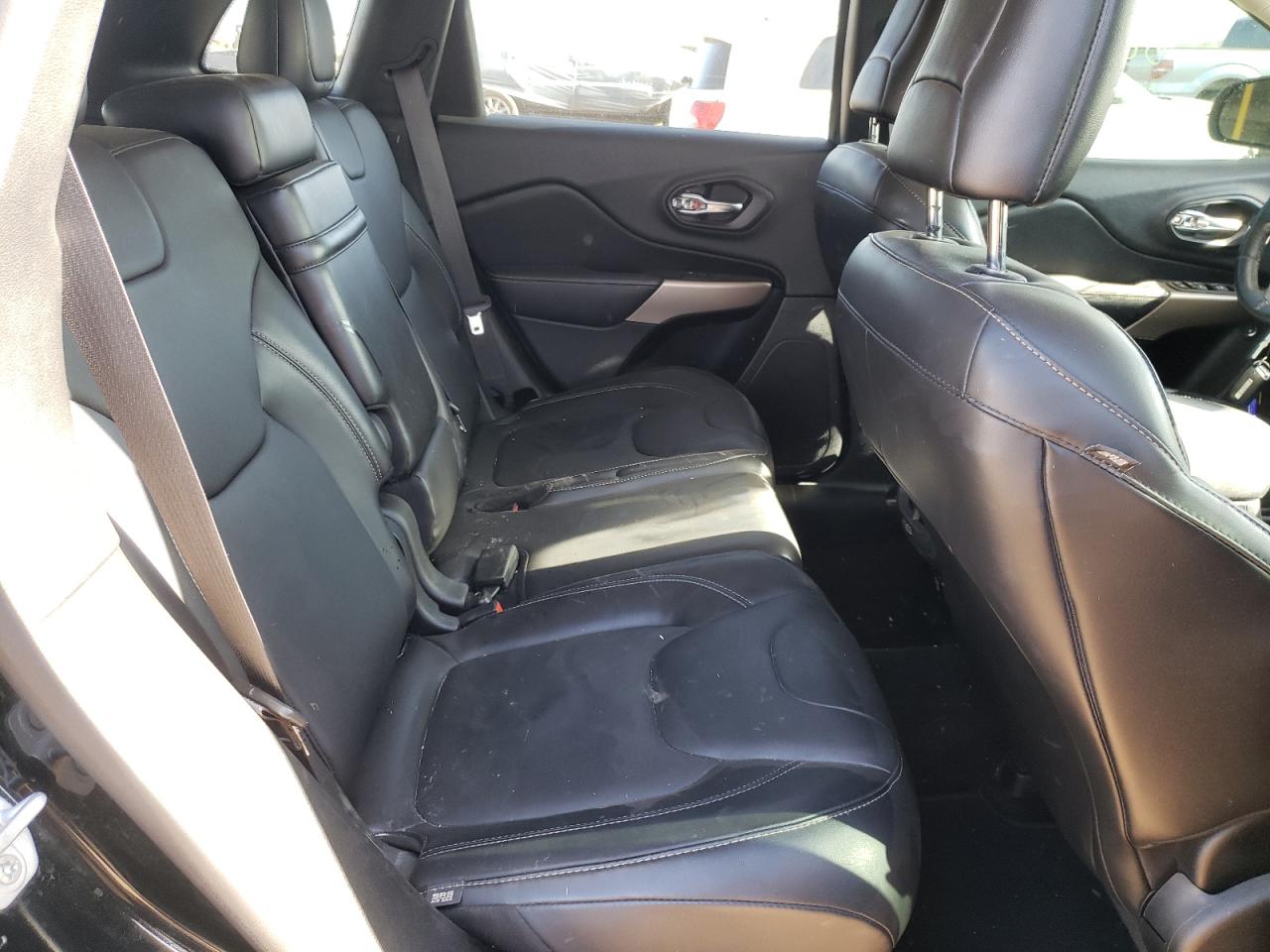 Photo 6 from auction – 2018 JEEP CHEROKEE L with VIN 1C4PJLDB1JD567885