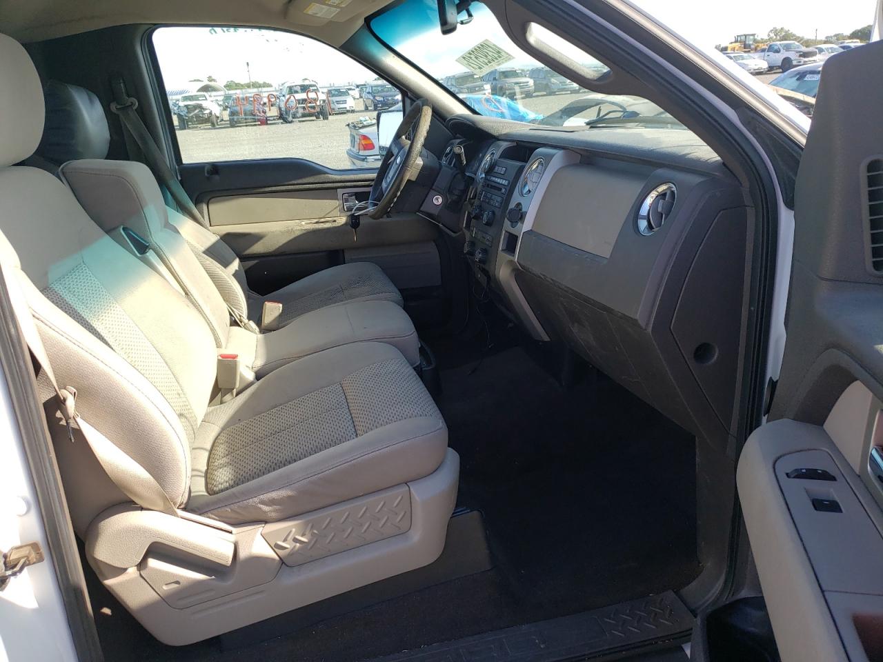 Photo 5 from auction – 2010 FORD F150 with VIN 1FTMF1CW7AKC33014
