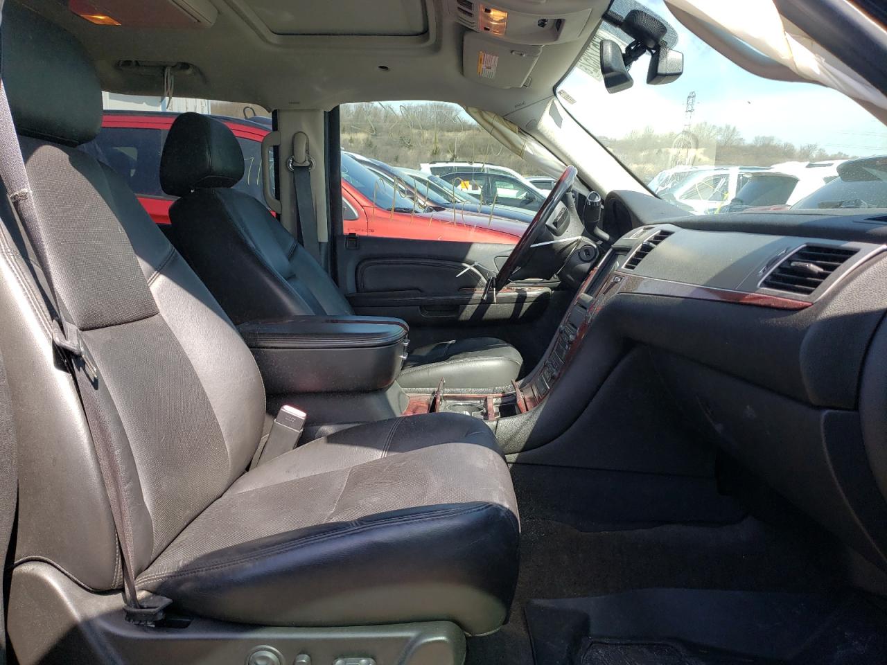 Photo 5 from auction – 2009 CADILLAC ESCALADE E with VIN 1GYFK26229R215164