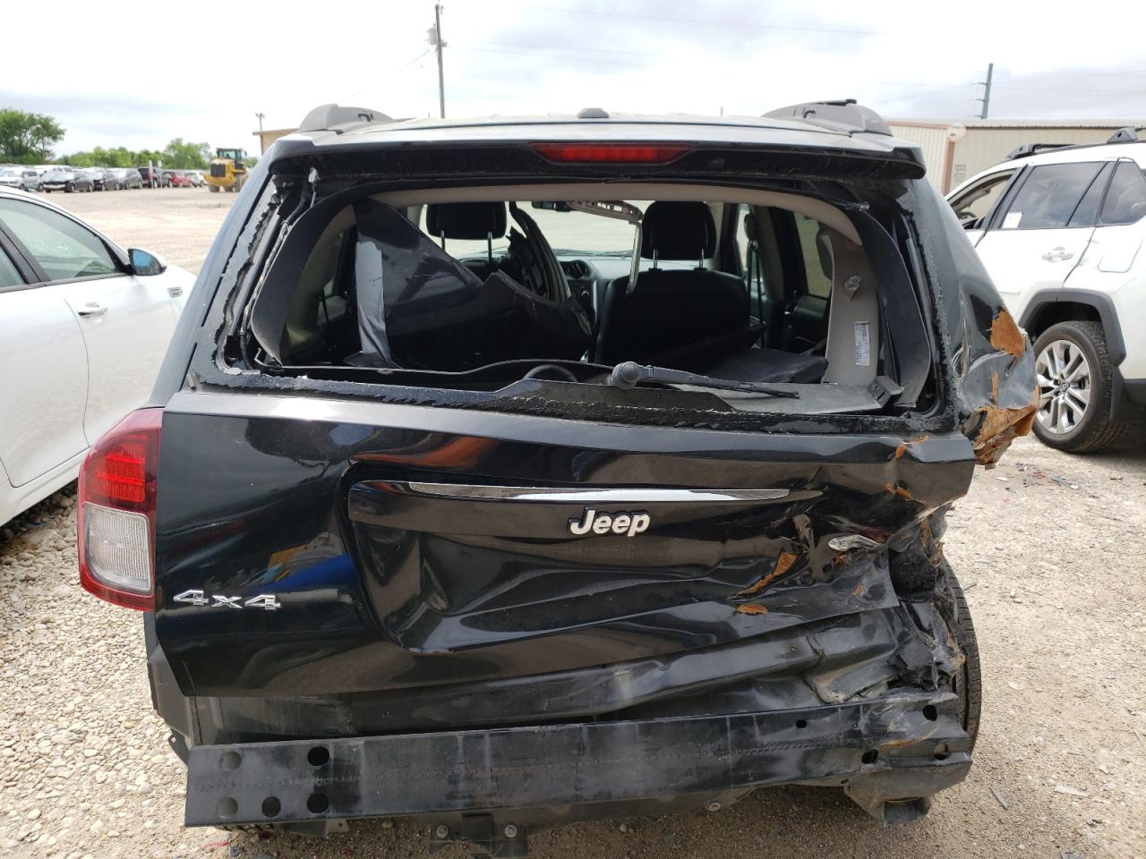 Photo 9 from auction – 2016 JEEP COMPASS LA with VIN 1C4NJDEB0GD631743