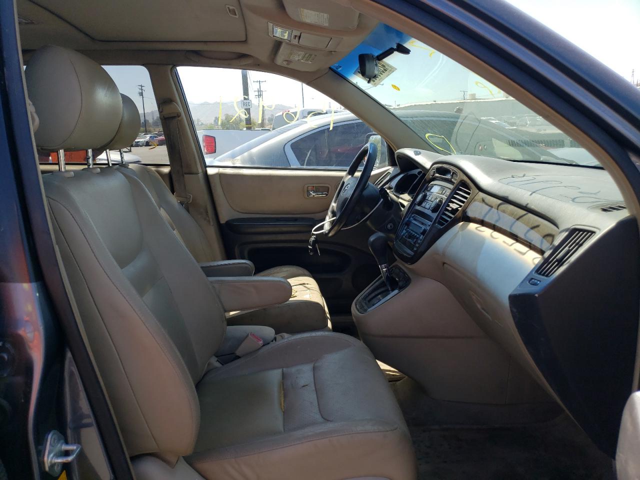 Photo 5 from auction – 2001 TOYOTA HIGHLANDER with VIN JTEGF21A110019203