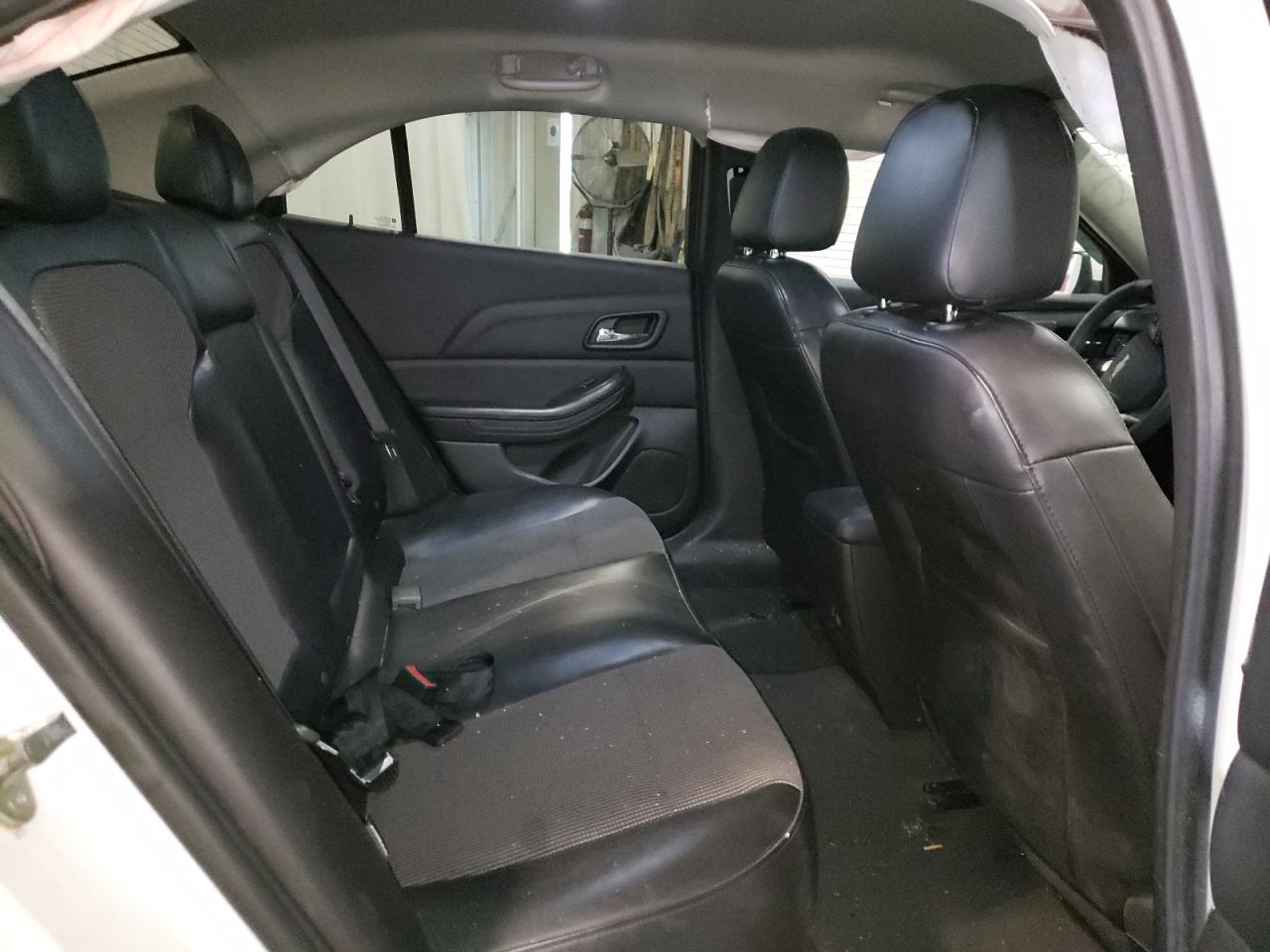 Photo 6 from auction – 2015 CHEVROLET MALIBU with VIN 1G11C5SL1FF187747