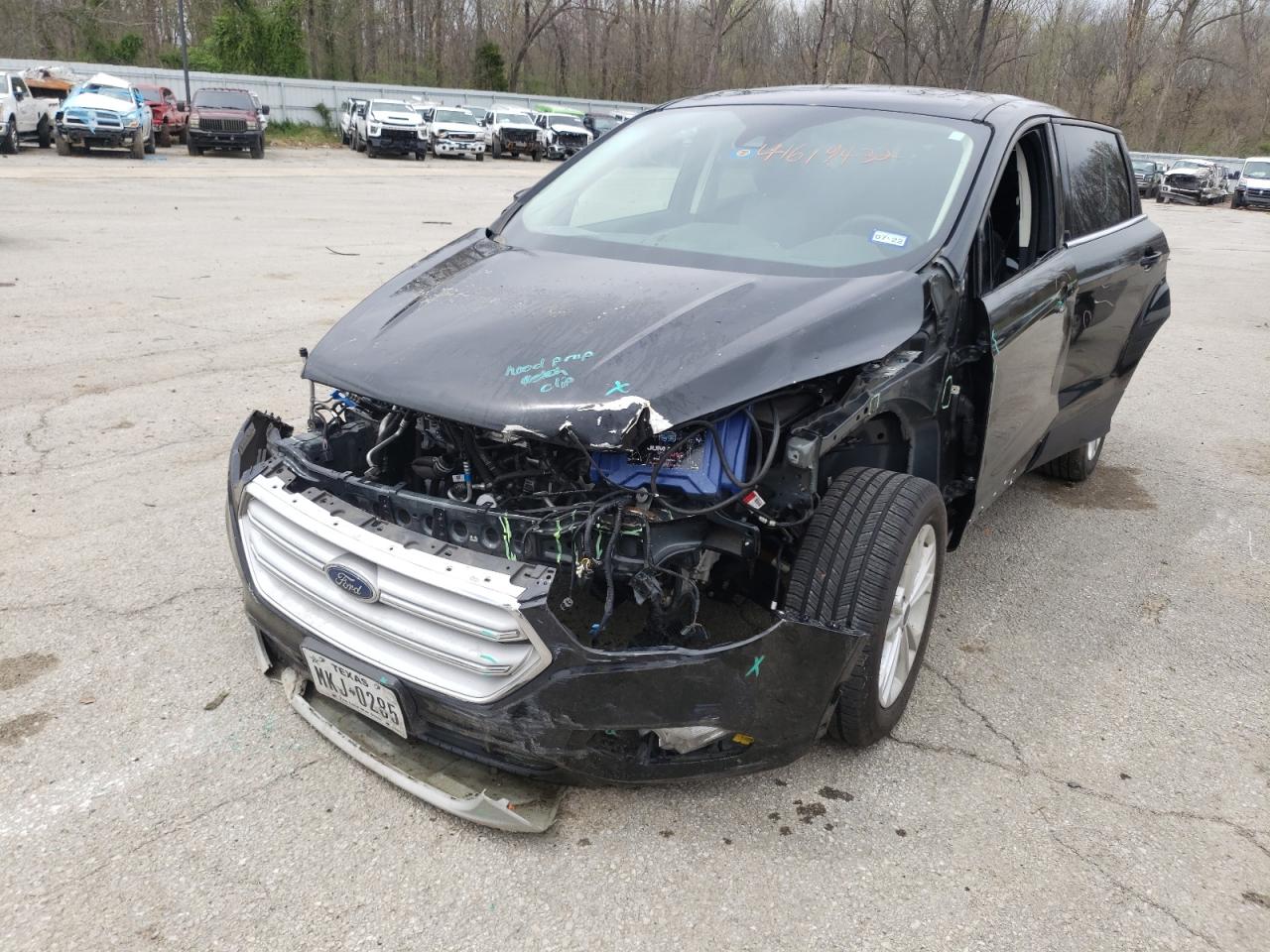 Photo 2 from auction – 2019 FORD ESCAPE SE with VIN 1FMCU0GD3KUB25849