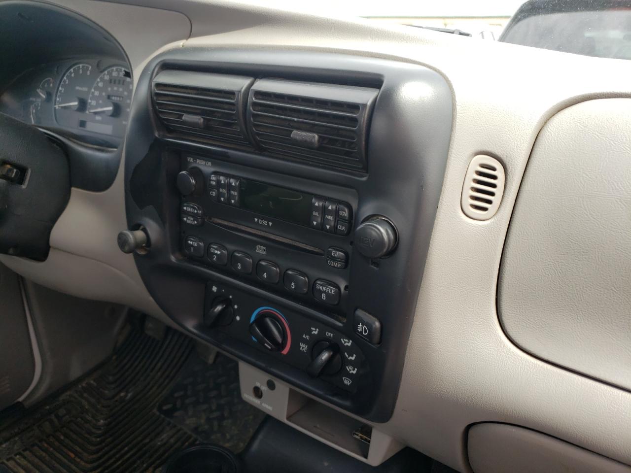 Photo 9 from auction – 2000 FORD RANGER with VIN 1FTYR10V4YPB16251