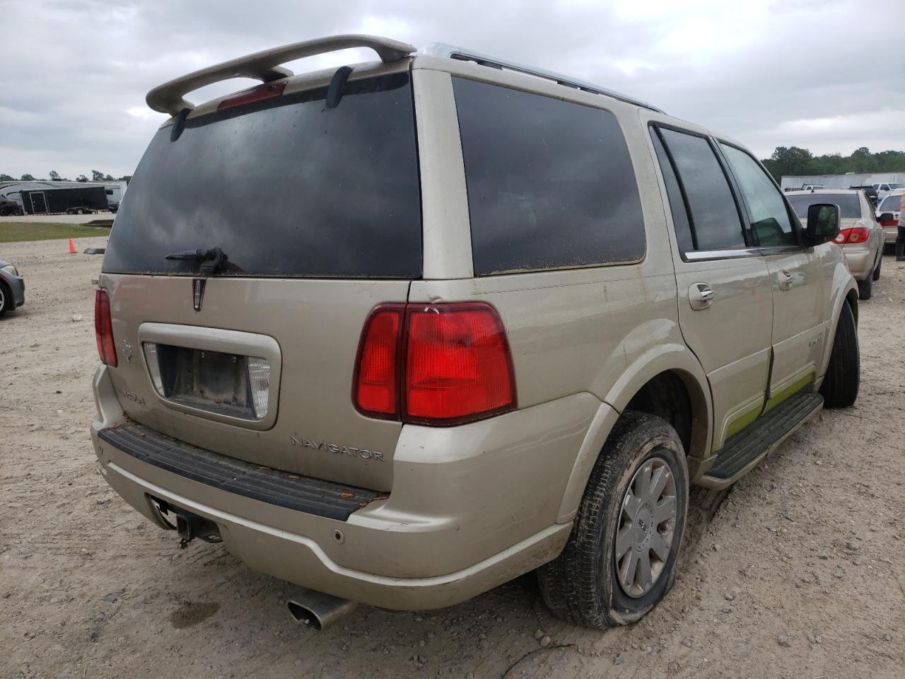 Photo 4 from auction – 2004 LINCOLN NAVIGATOR with VIN 5LMFU27R54LJ31307