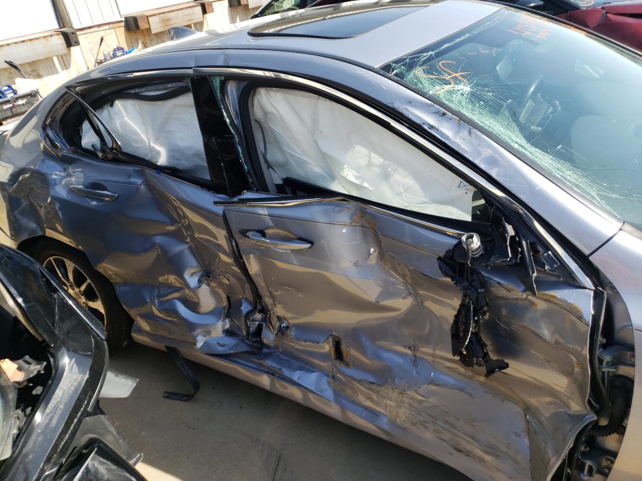 Photo 9 from auction – 2015 ACURA TLX with VIN 19UUB1F3XFA025253
